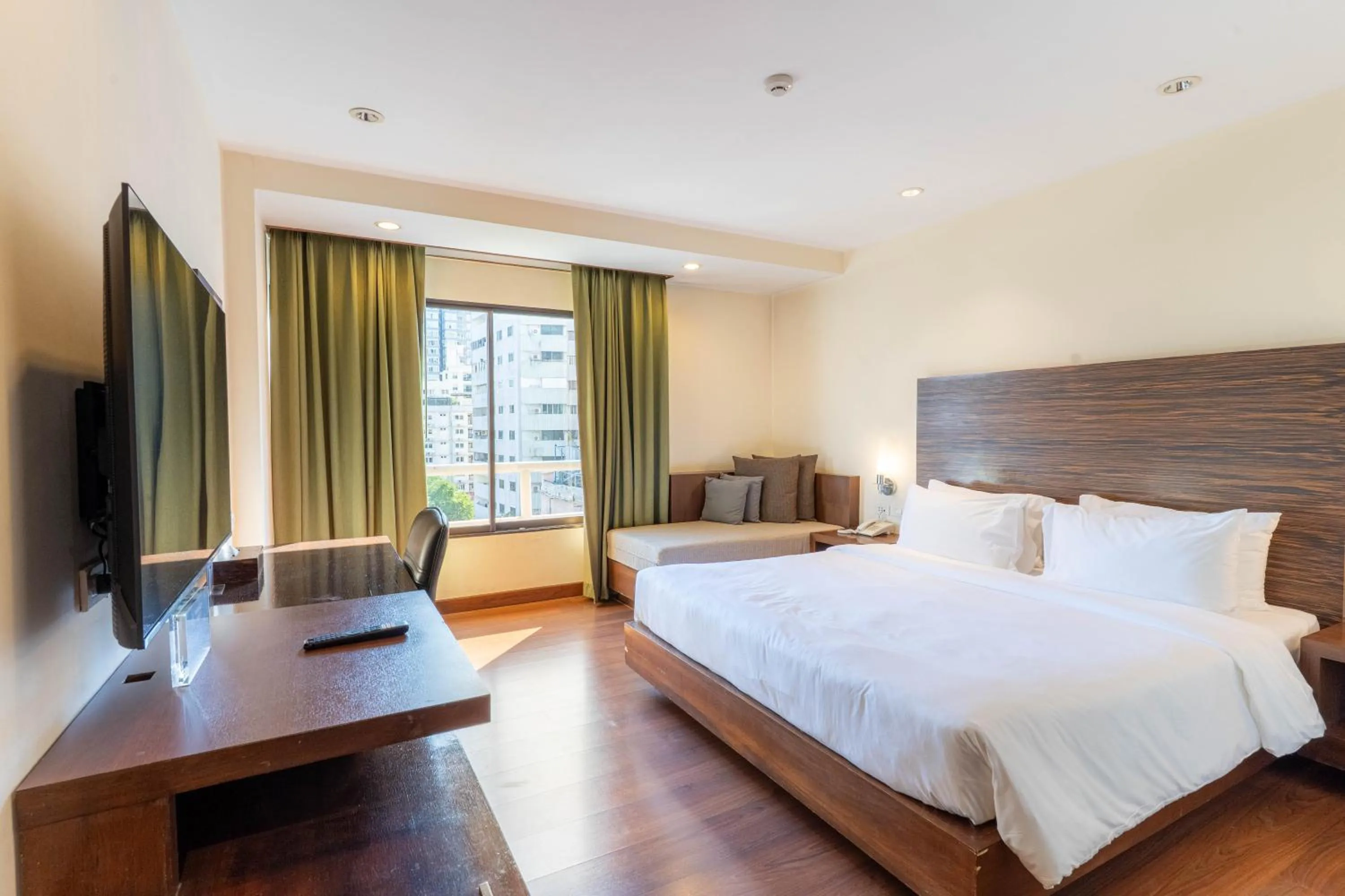 Bed in Journeyhub Sukhumvit 26, Bangkok - Formerly St James Hotel