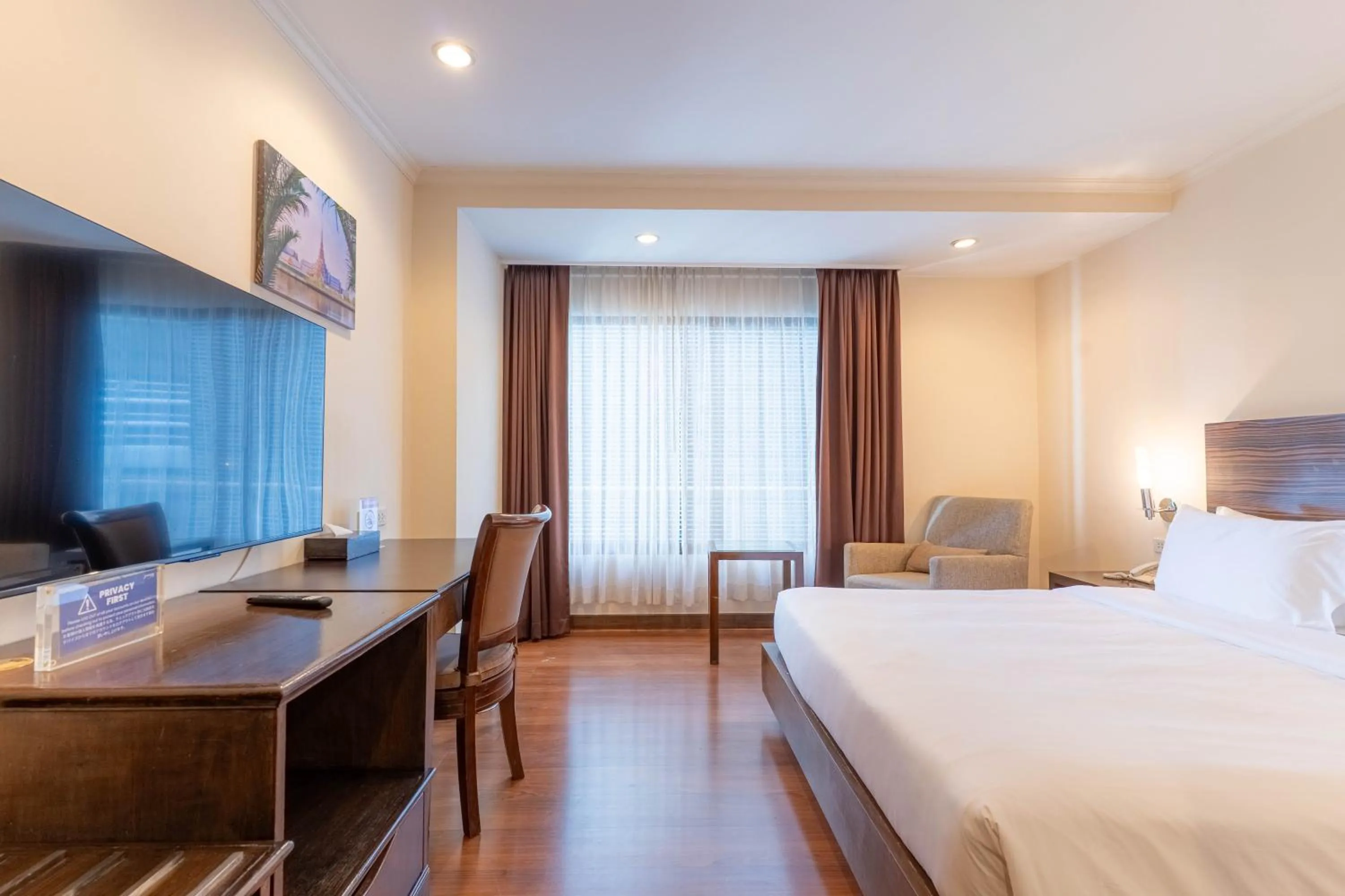 Bed in Journeyhub Sukhumvit 26, Bangkok - Formerly St James Hotel