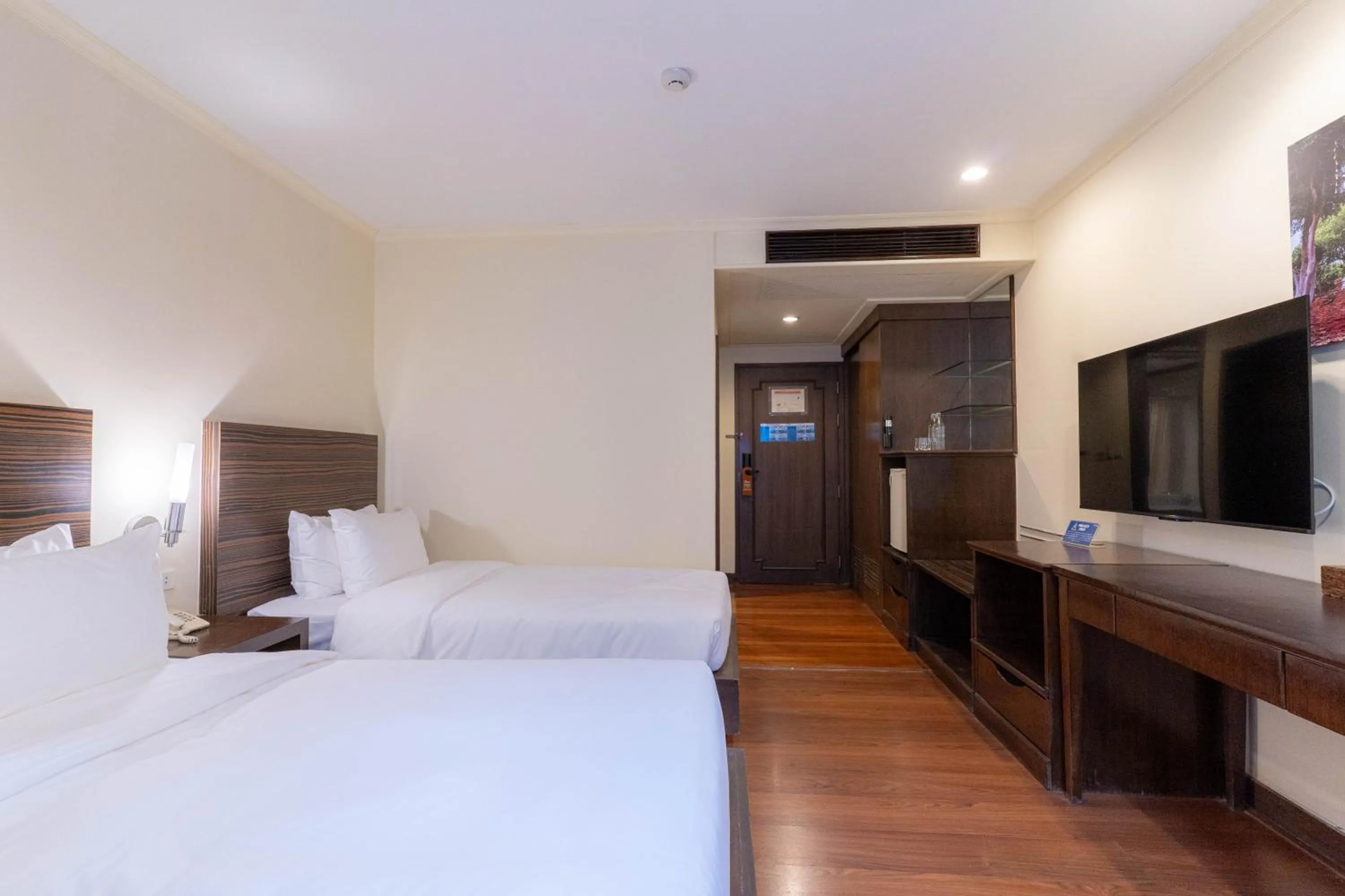 Bed in Journeyhub Sukhumvit 26, Bangkok - Formerly St James Hotel