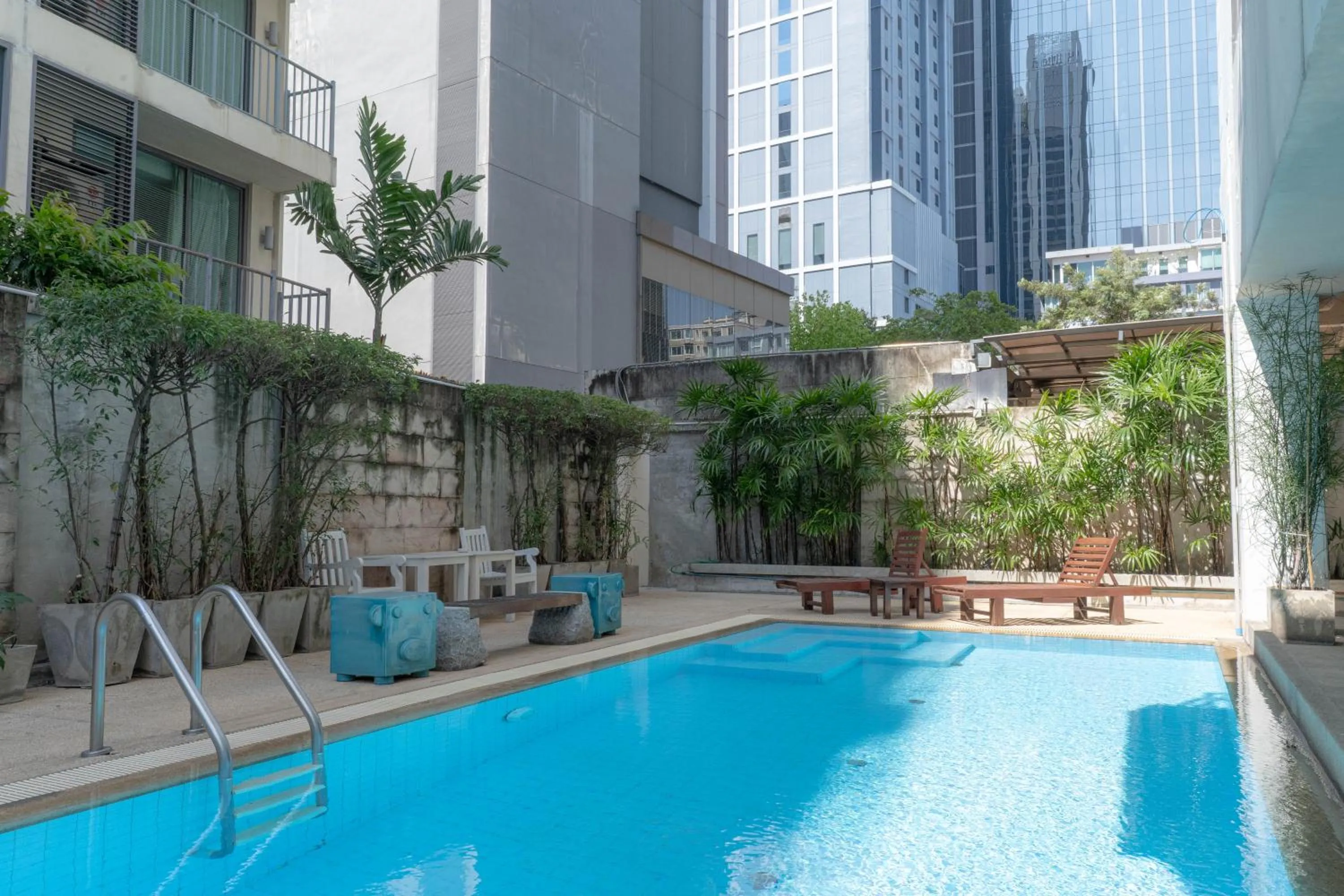 sunbed in Journeyhub Sukhumvit 26, Bangkok - Formerly St James Hotel