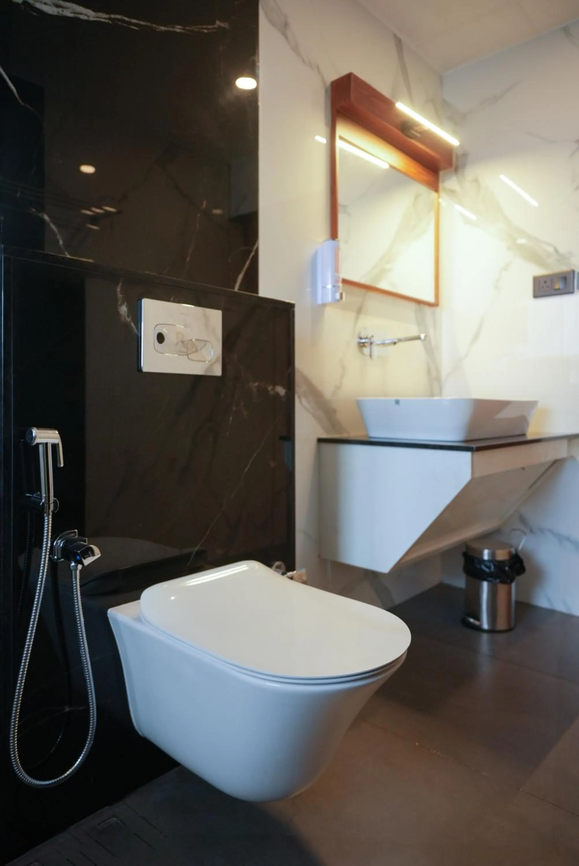Double Room with Balcony in Silver cascade