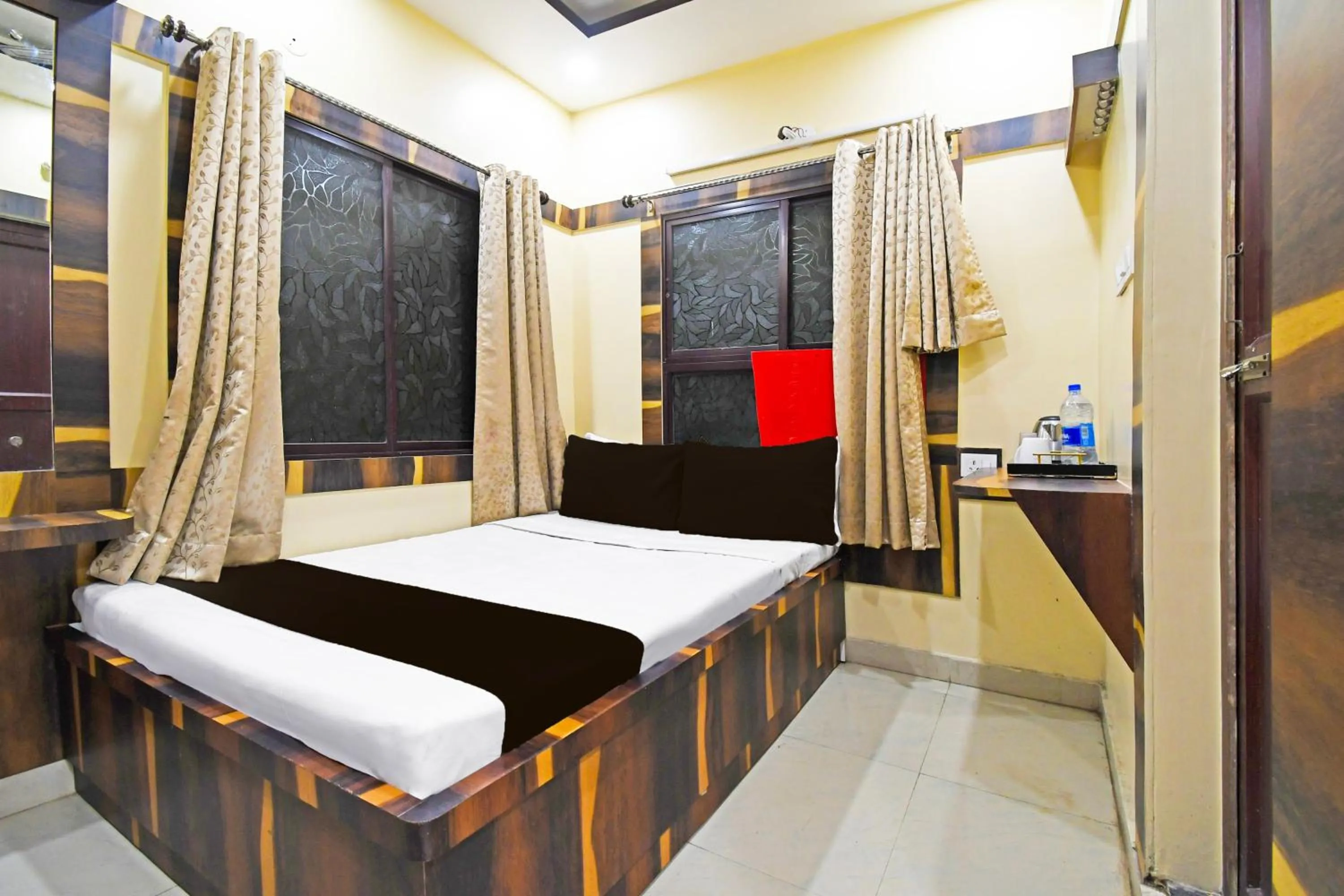 Bedroom, Bed in Hotel O Atithi Restro And Cafe
