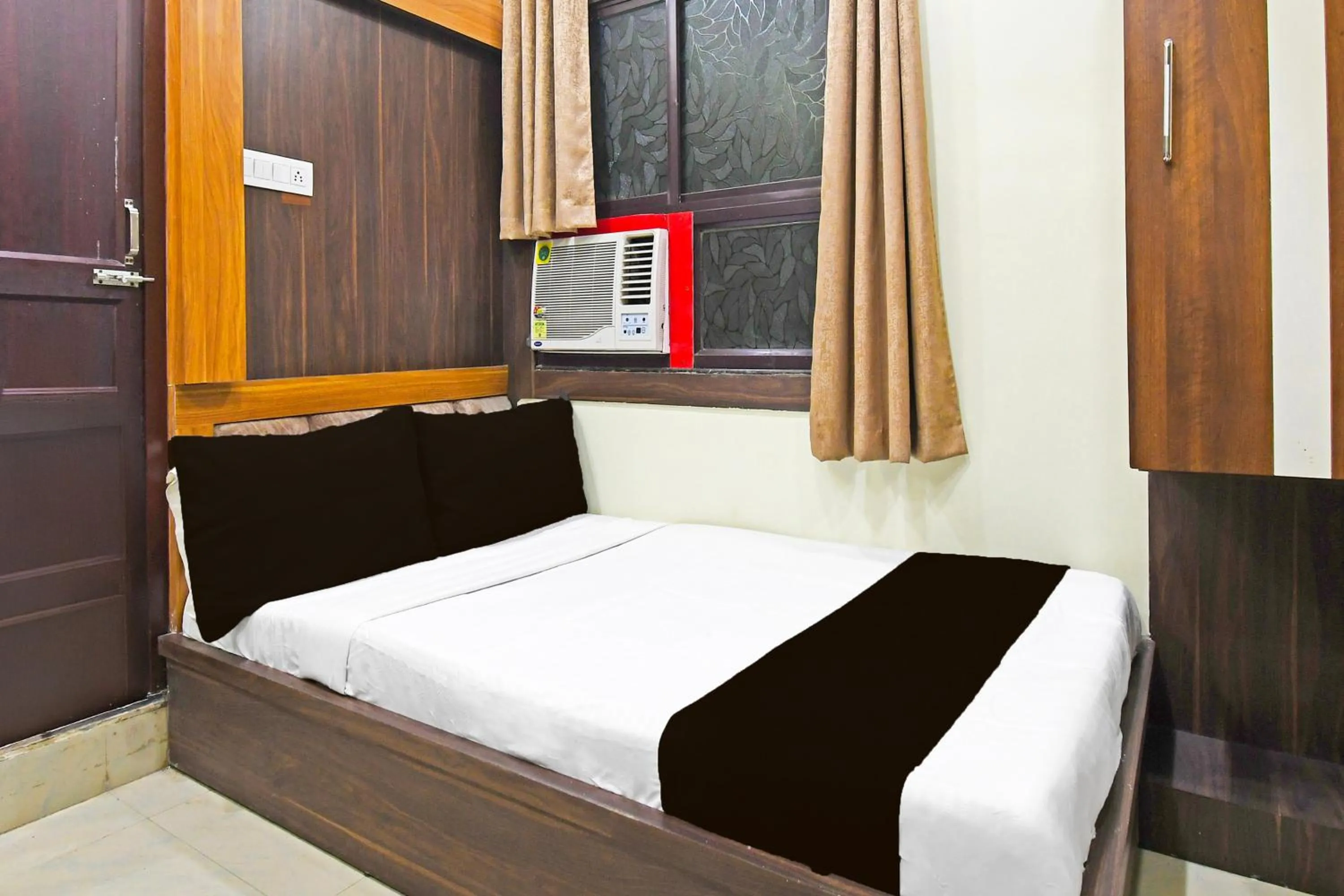 Bedroom, Bed in Hotel O Atithi Restro And Cafe