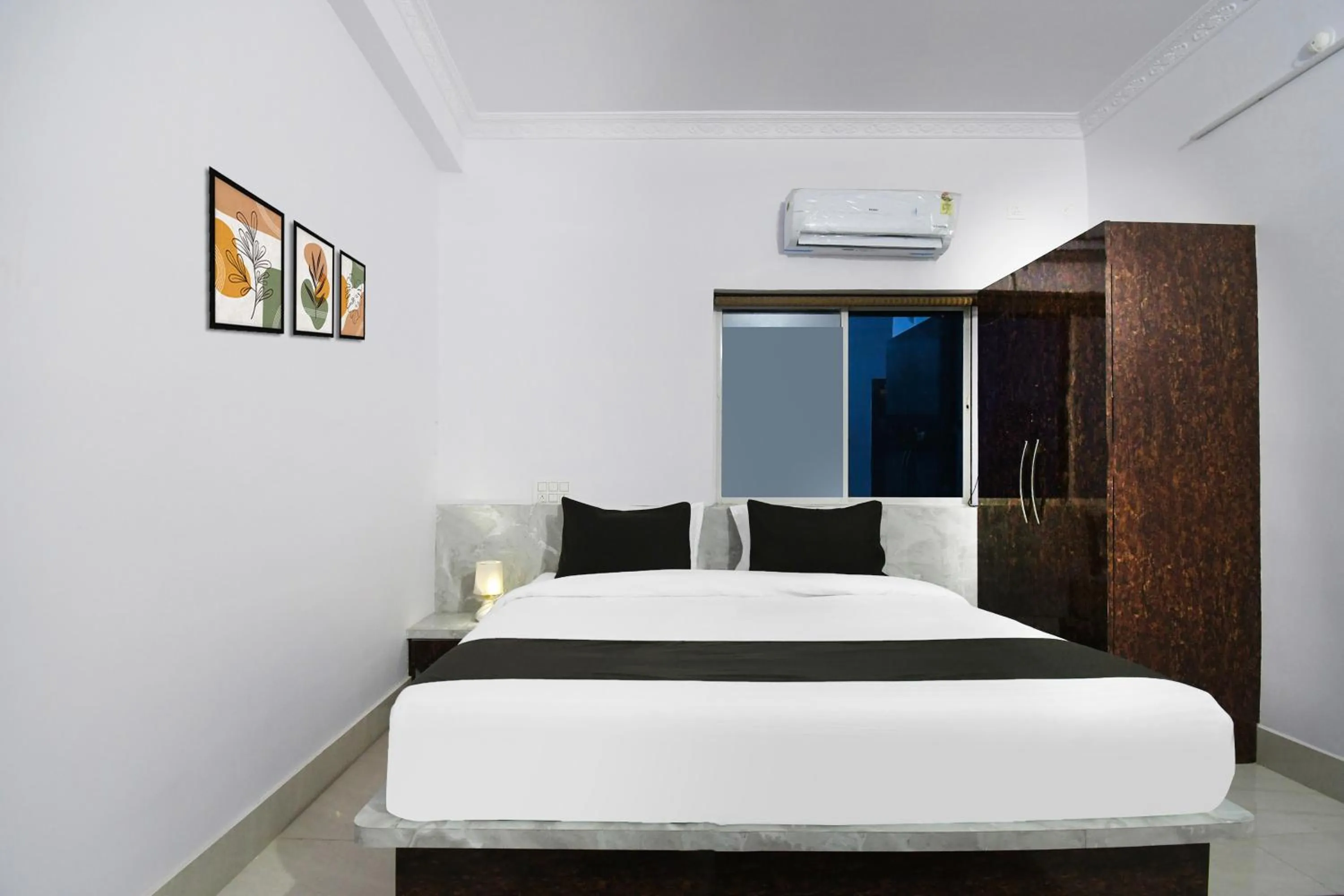 Bedroom, Bed in Super Hotel O Radha Krishna Residency