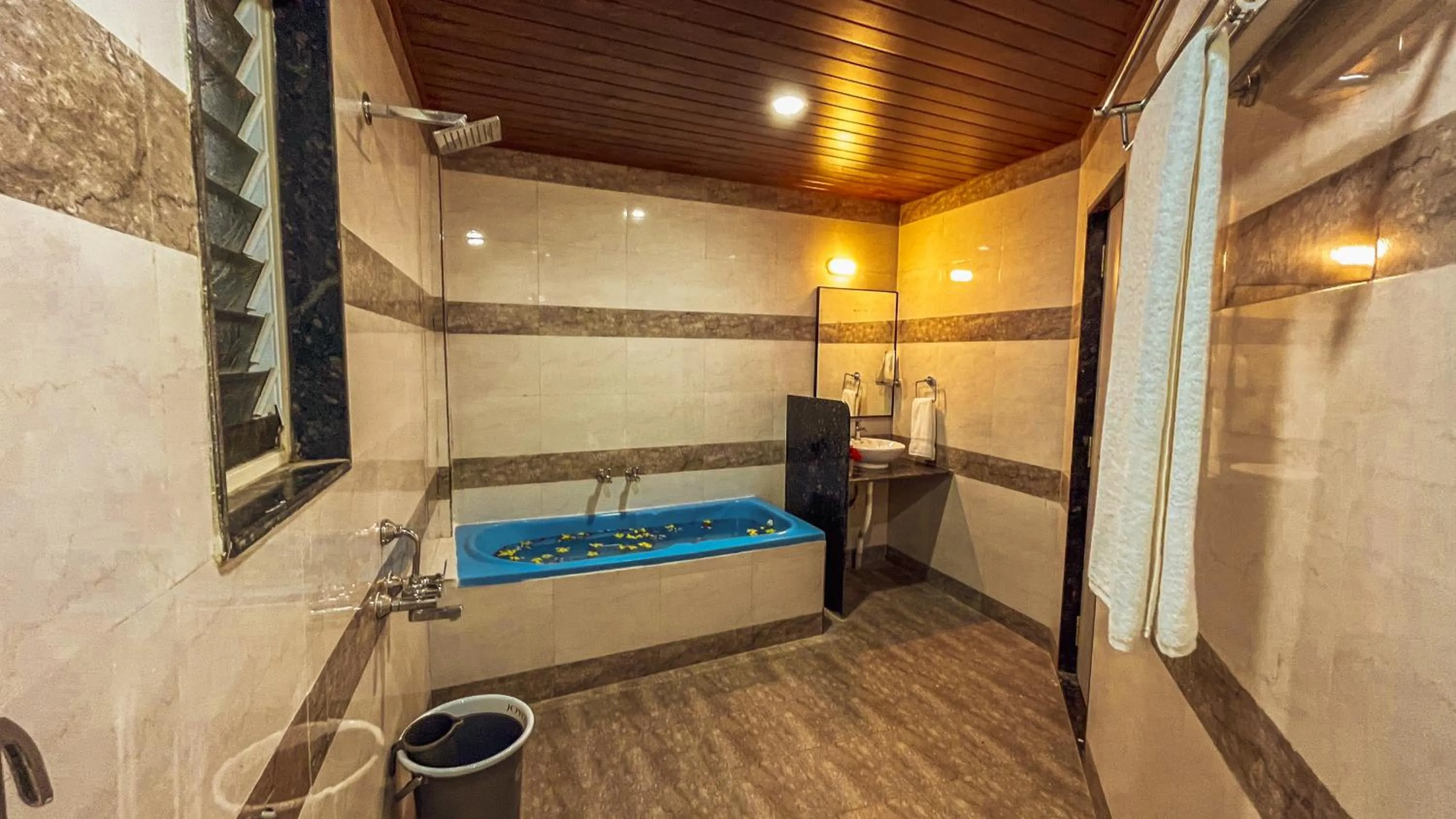 Shower in Regenta Bharti Amusement & Adventure Resort Pune, Urulikanchan