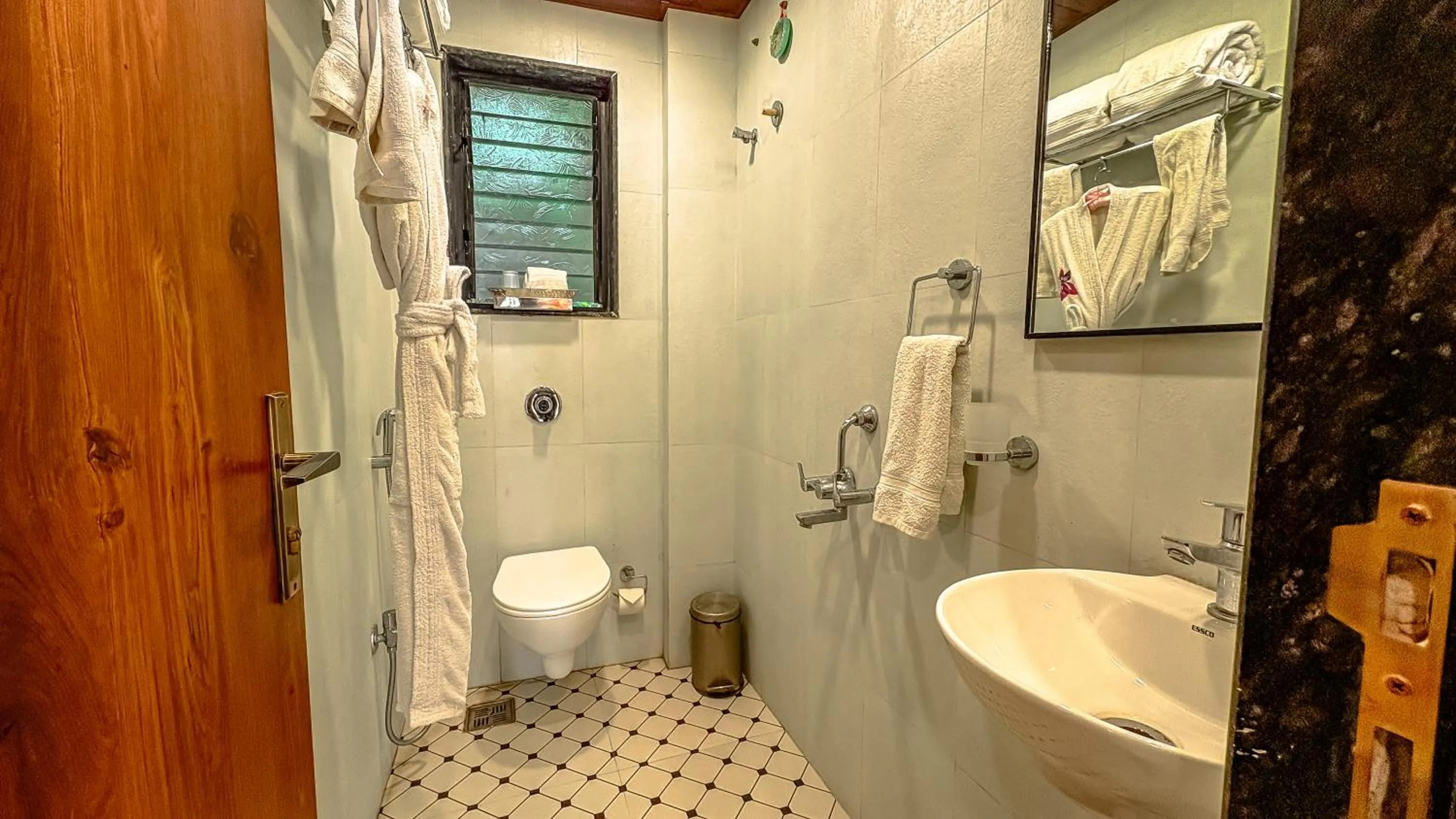 Shower in Regenta Bharti Amusement & Adventure Resort Pune, Urulikanchan