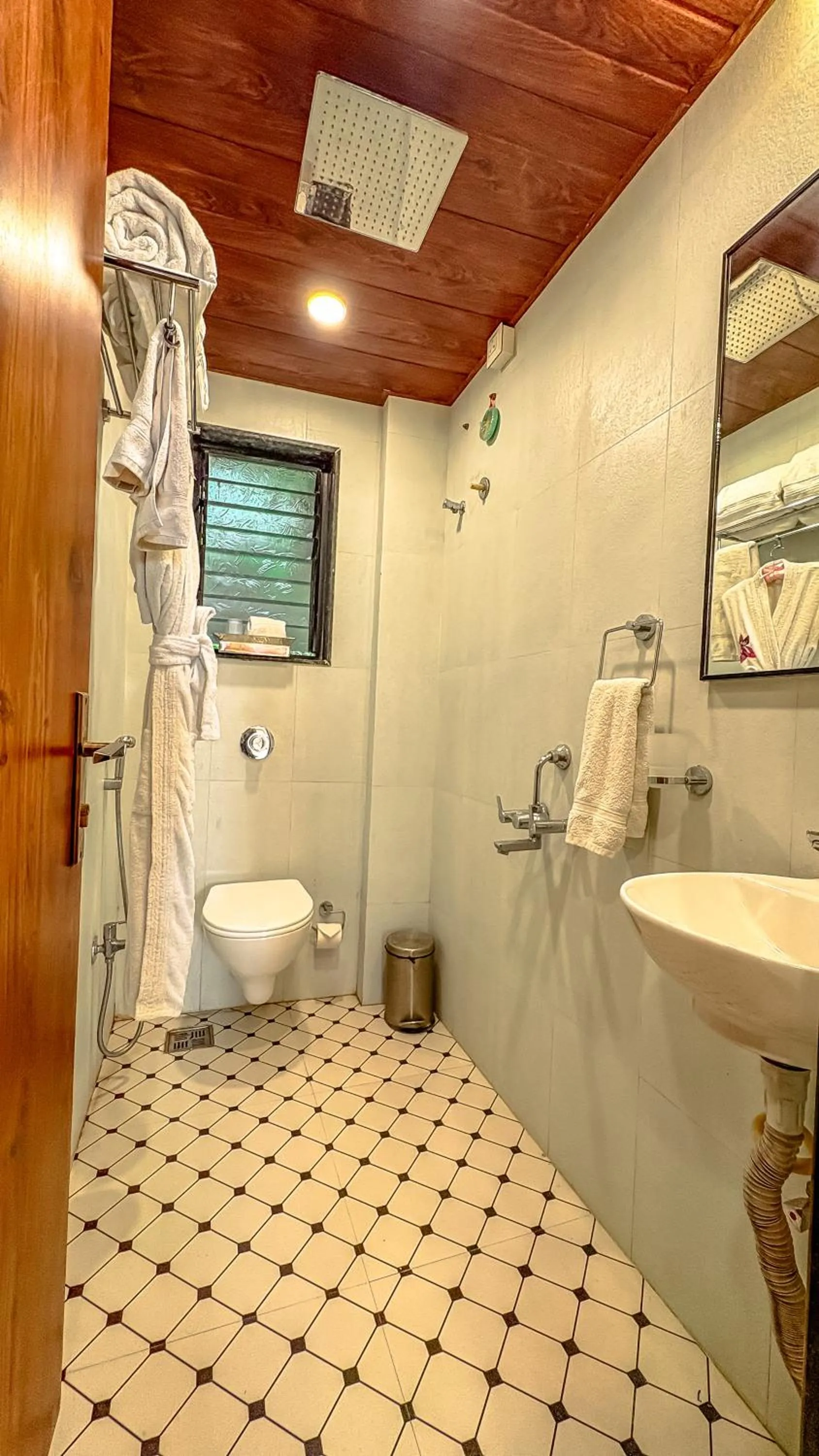 Shower in Regenta Bharti Amusement & Adventure Resort Pune, Urulikanchan