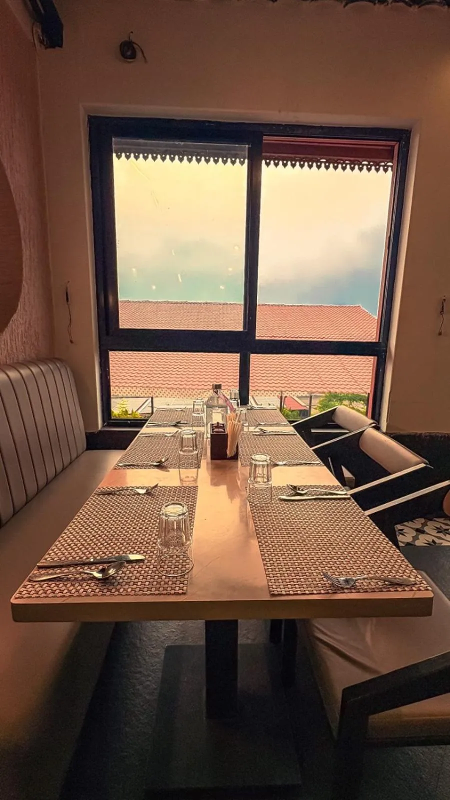 Restaurant/places to eat in Regenta Bharti Amusement & Adventure Resort Pune, Urulikanchan