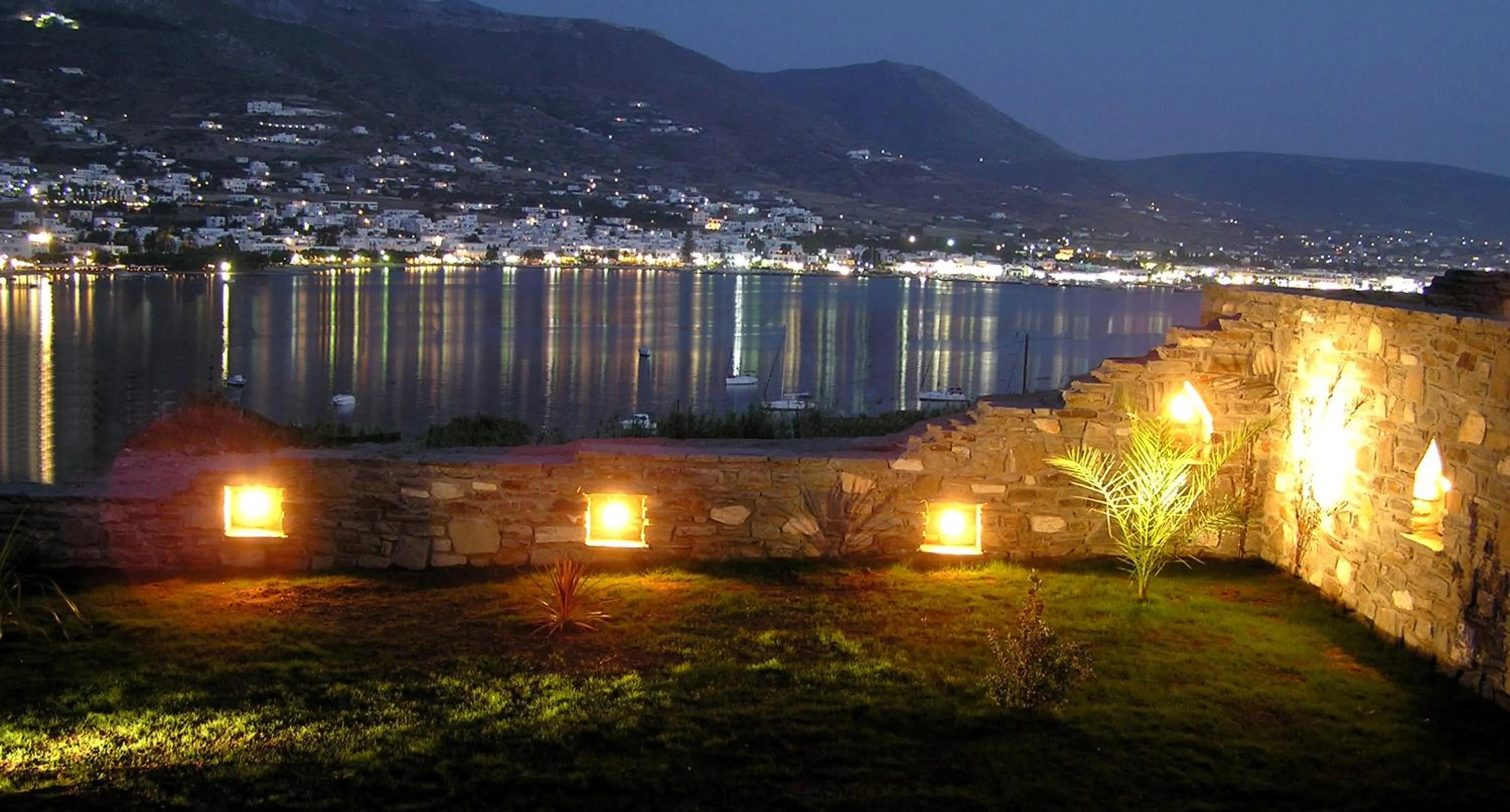 Night in Paros Paradise Apartments