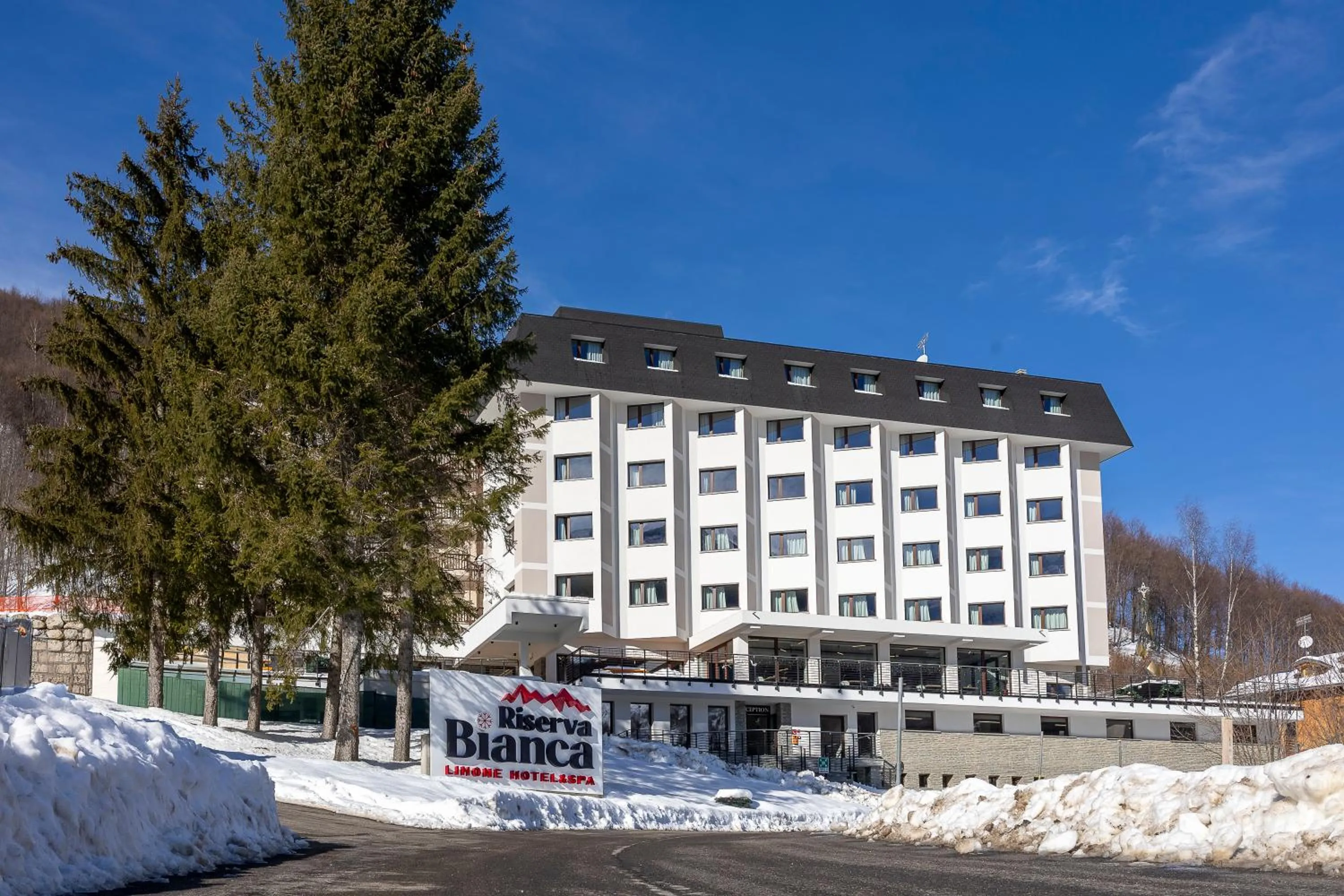 Property building in Riserva Bianca Limone Hotel & SPA
