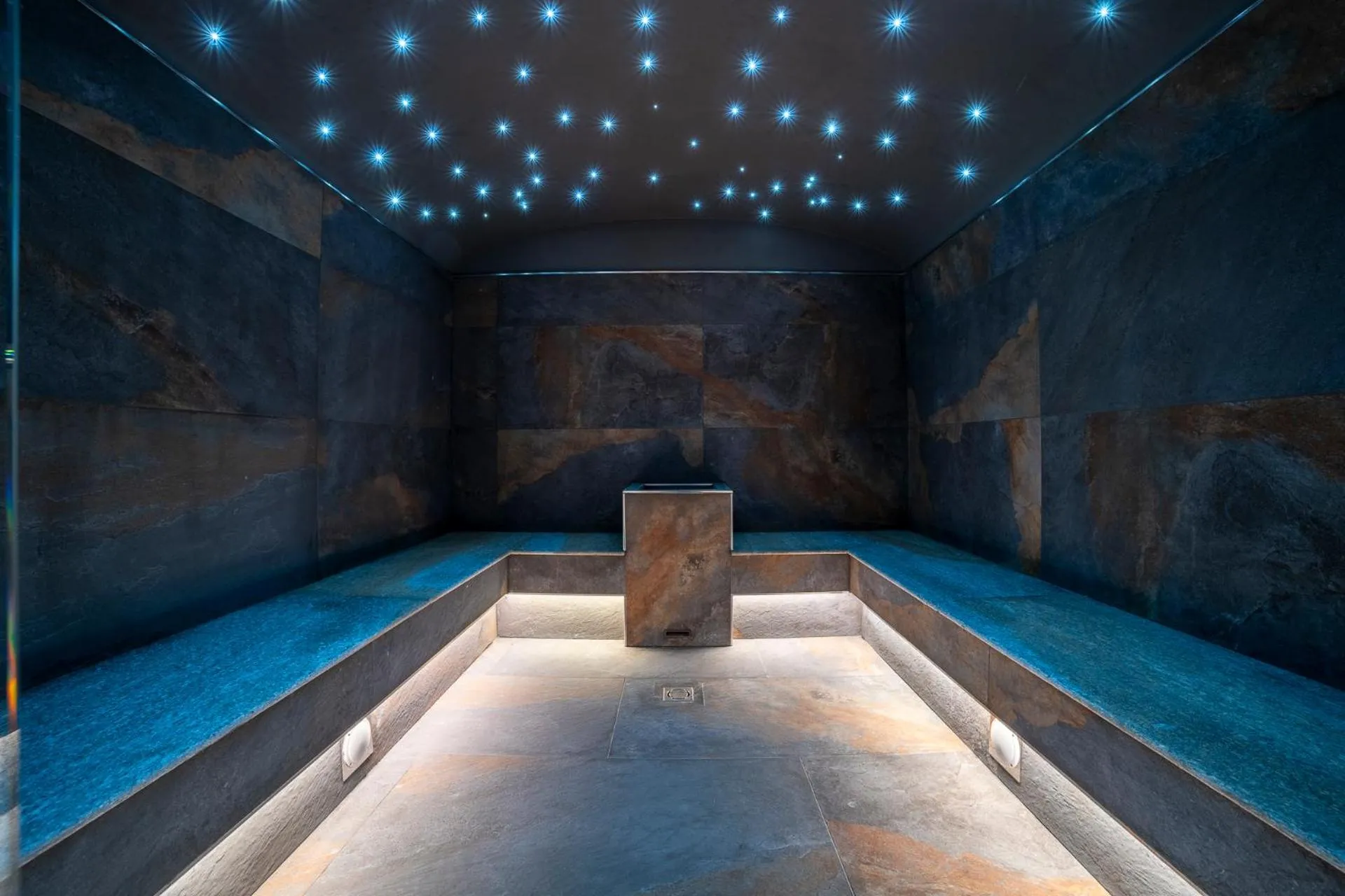 Steam room in Riserva Bianca Limone Hotel & SPA
