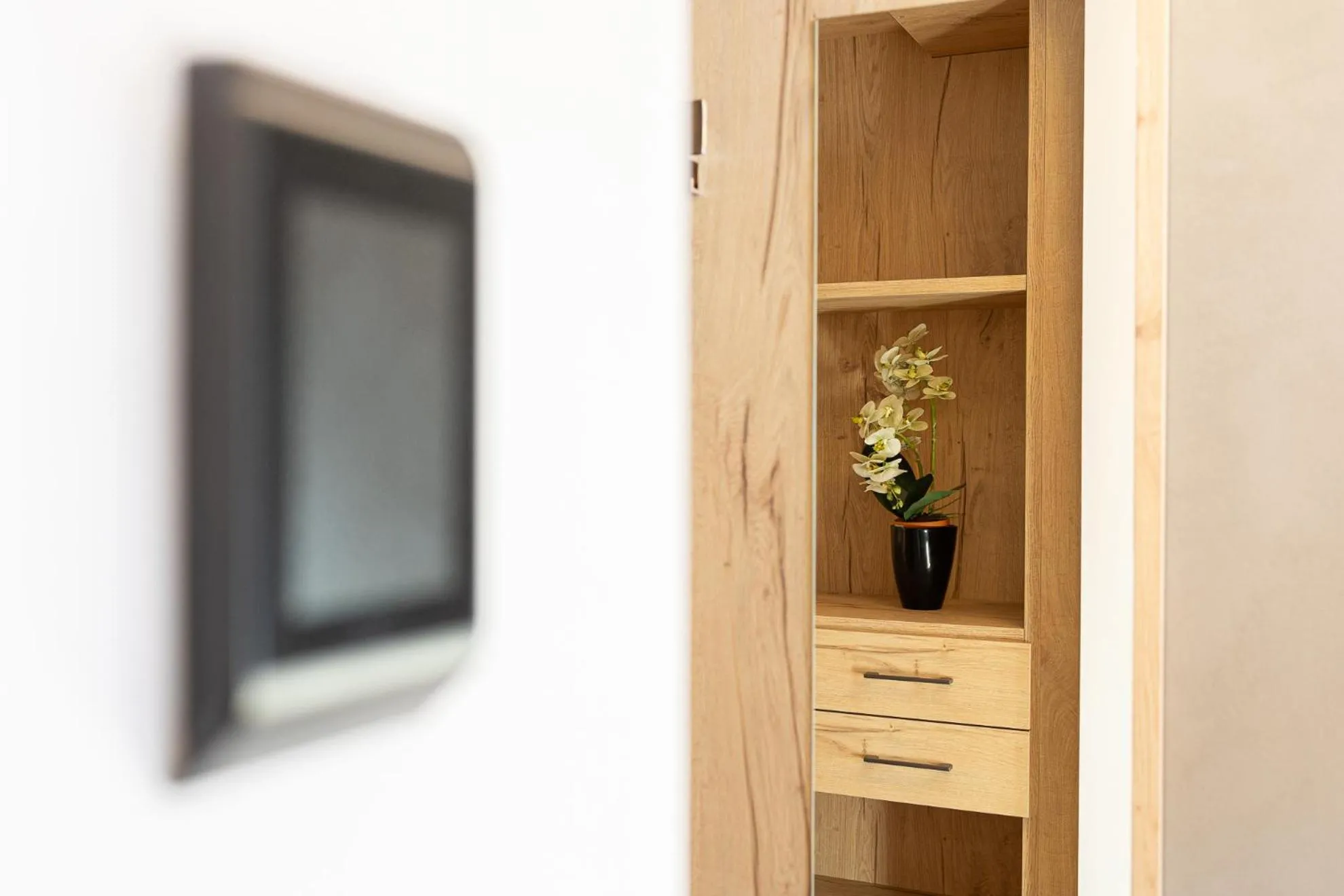 wardrobe in Riserva Bianca Limone Hotel & SPA
