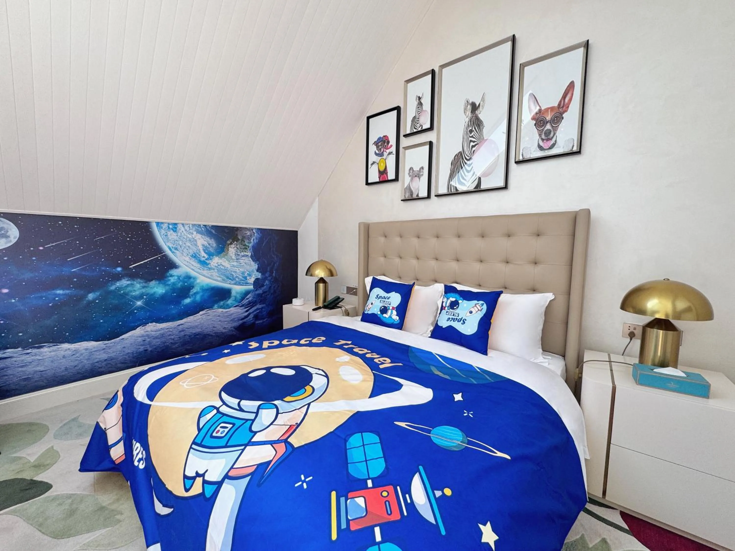 Bed in NARADA Resort Shanghai Hotel Disney Store