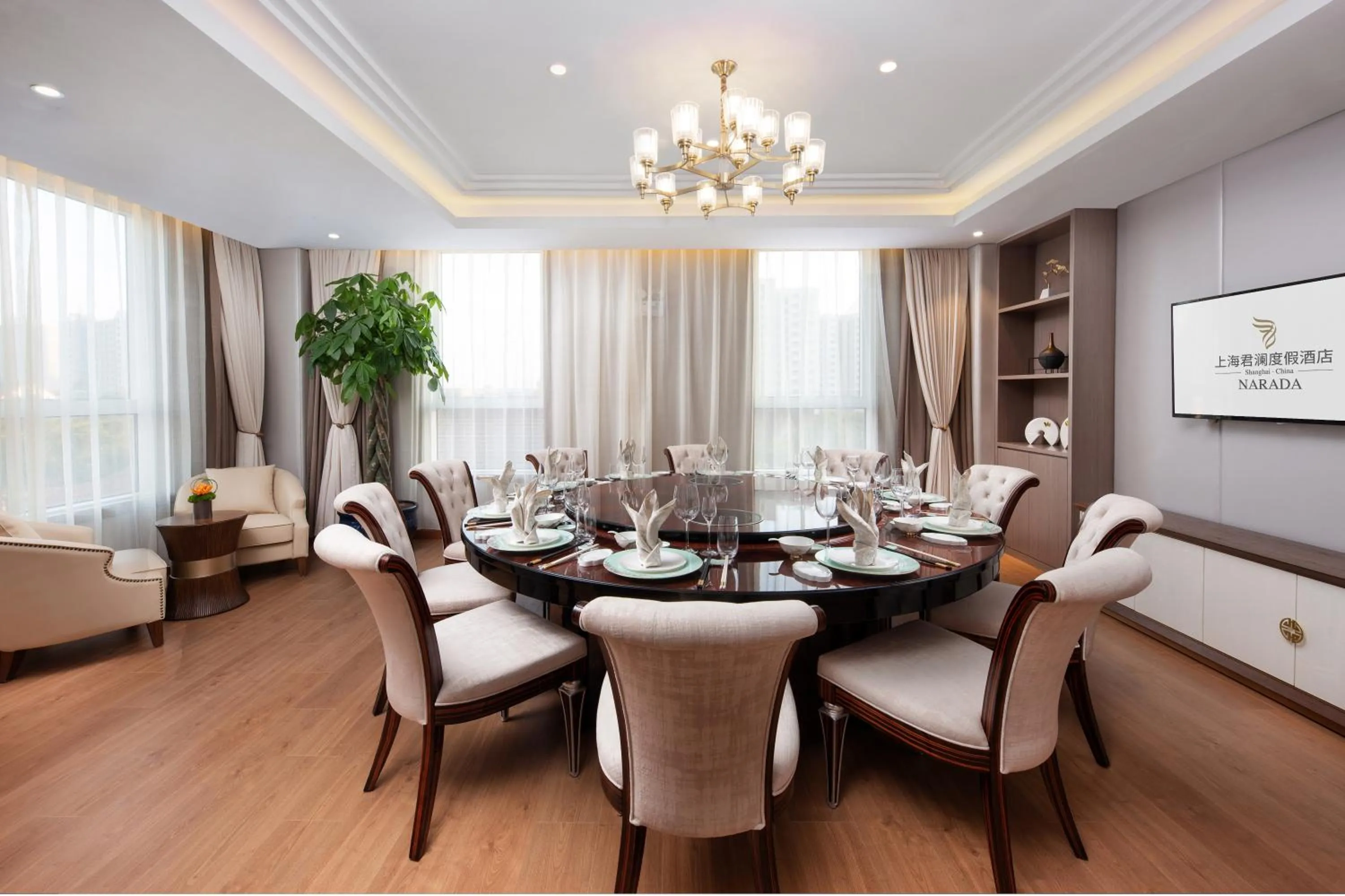 Restaurant/places to eat in NARADA Resort Shanghai Hotel Disney Store