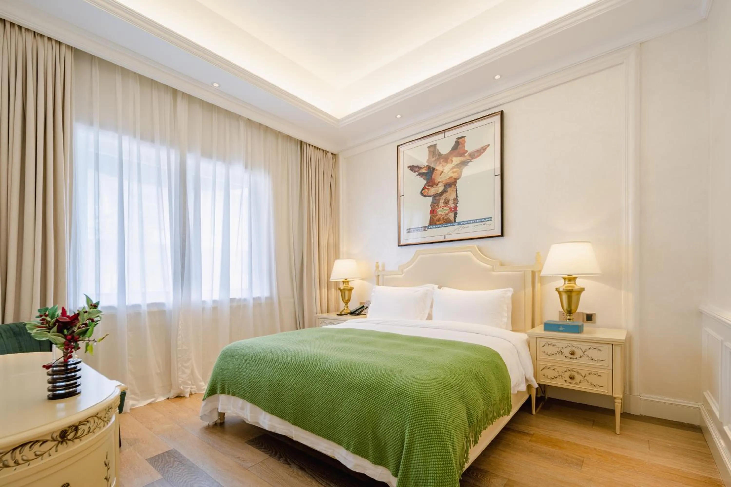 Photo of the whole room, Bed in NARADA Resort Shanghai Hotel Disney Store