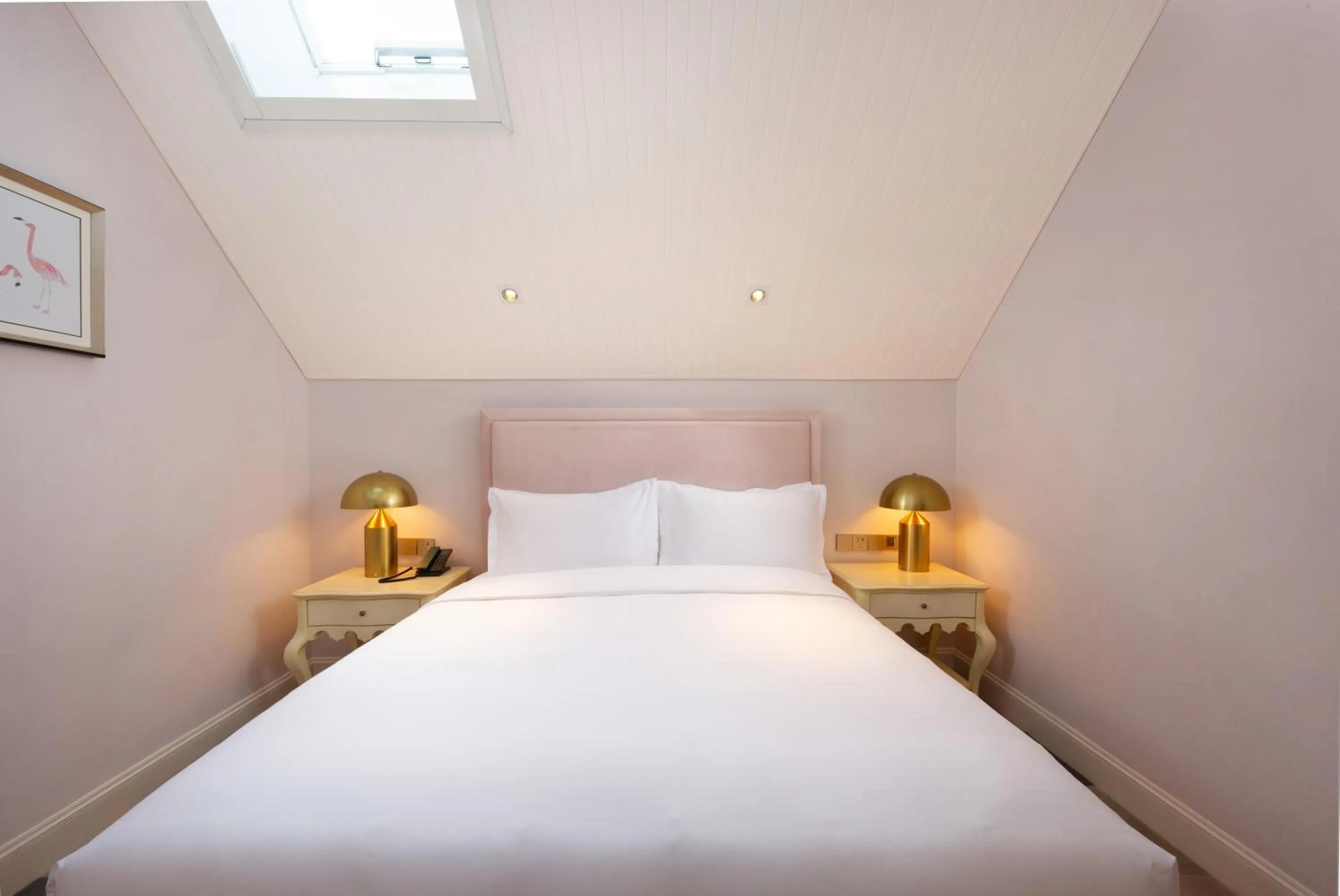 Photo of the whole room, Bed in NARADA Resort Shanghai Hotel Disney Store