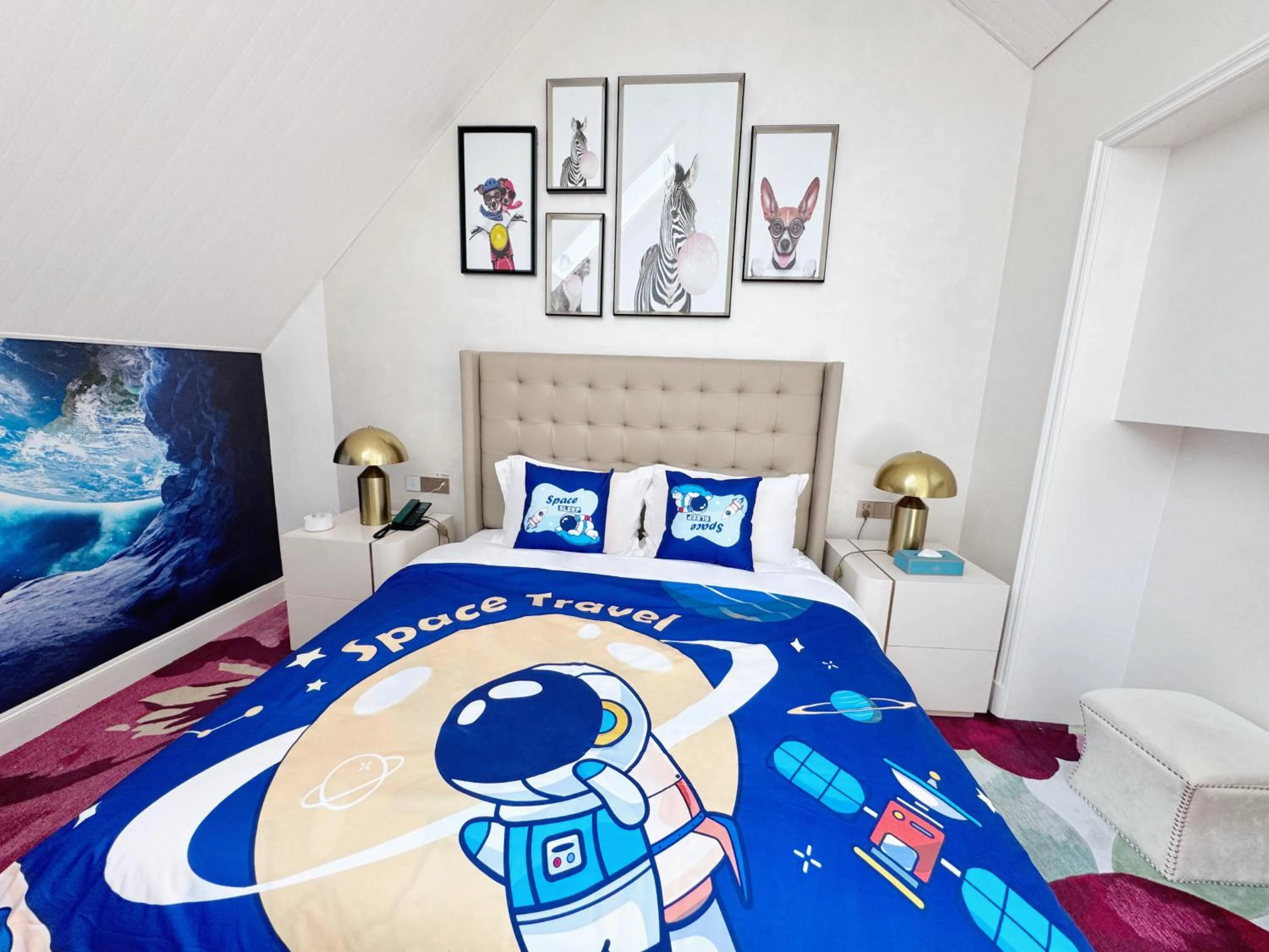 Bed in NARADA Resort Shanghai Hotel Disney Store