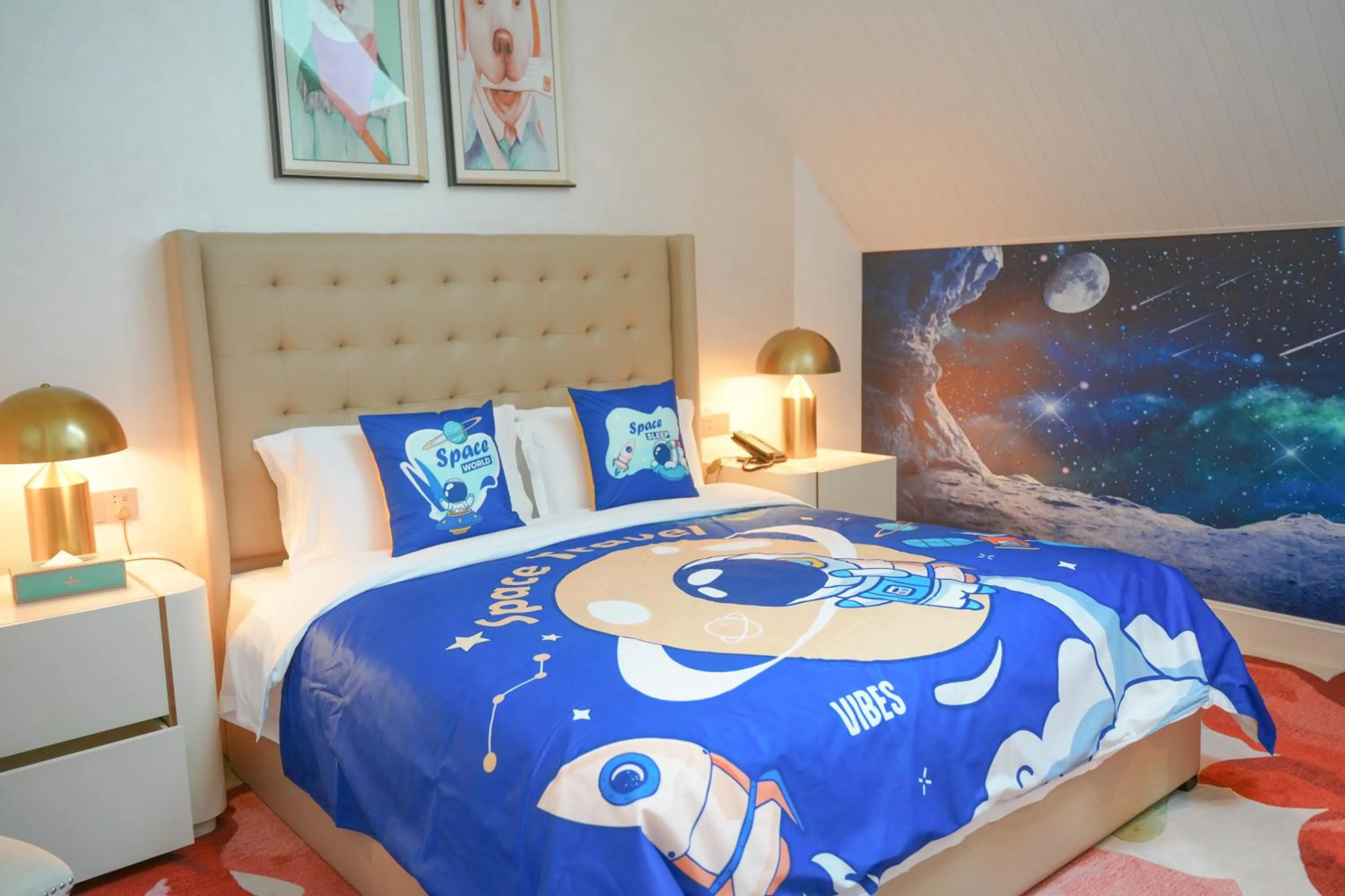 Bed in NARADA Resort Shanghai Hotel Disney Store