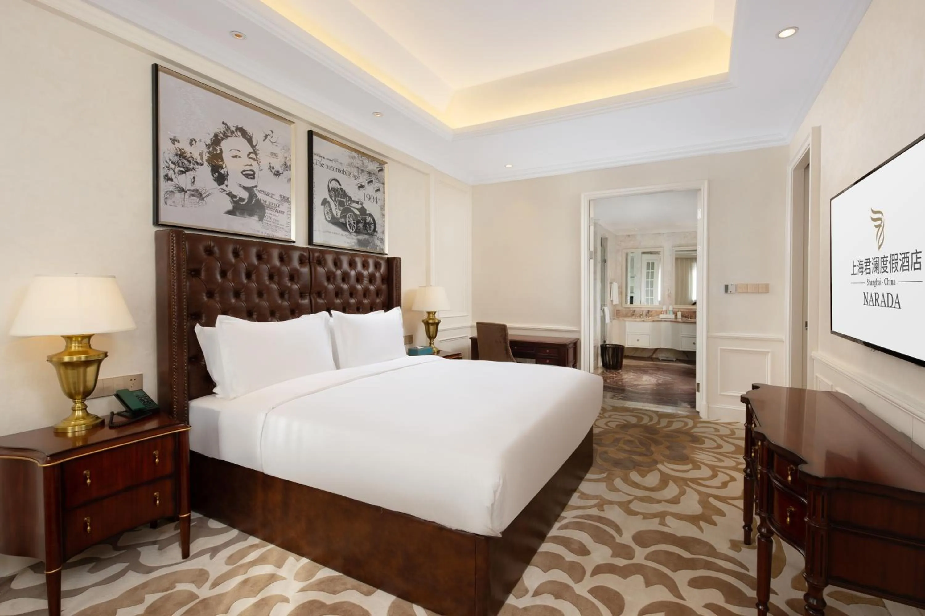 Photo of the whole room, Bed in NARADA Resort Shanghai Hotel Disney Store