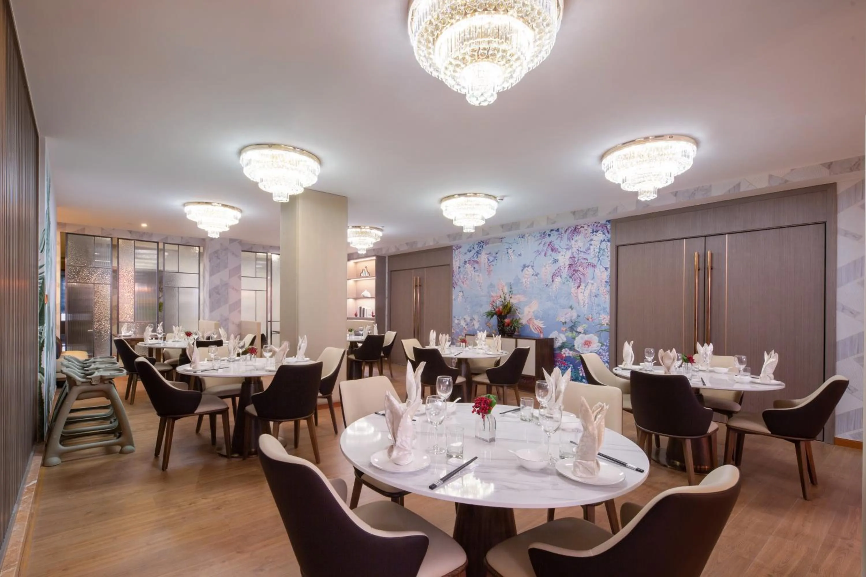 Restaurant/places to eat in NARADA Resort Shanghai Hotel Disney Store