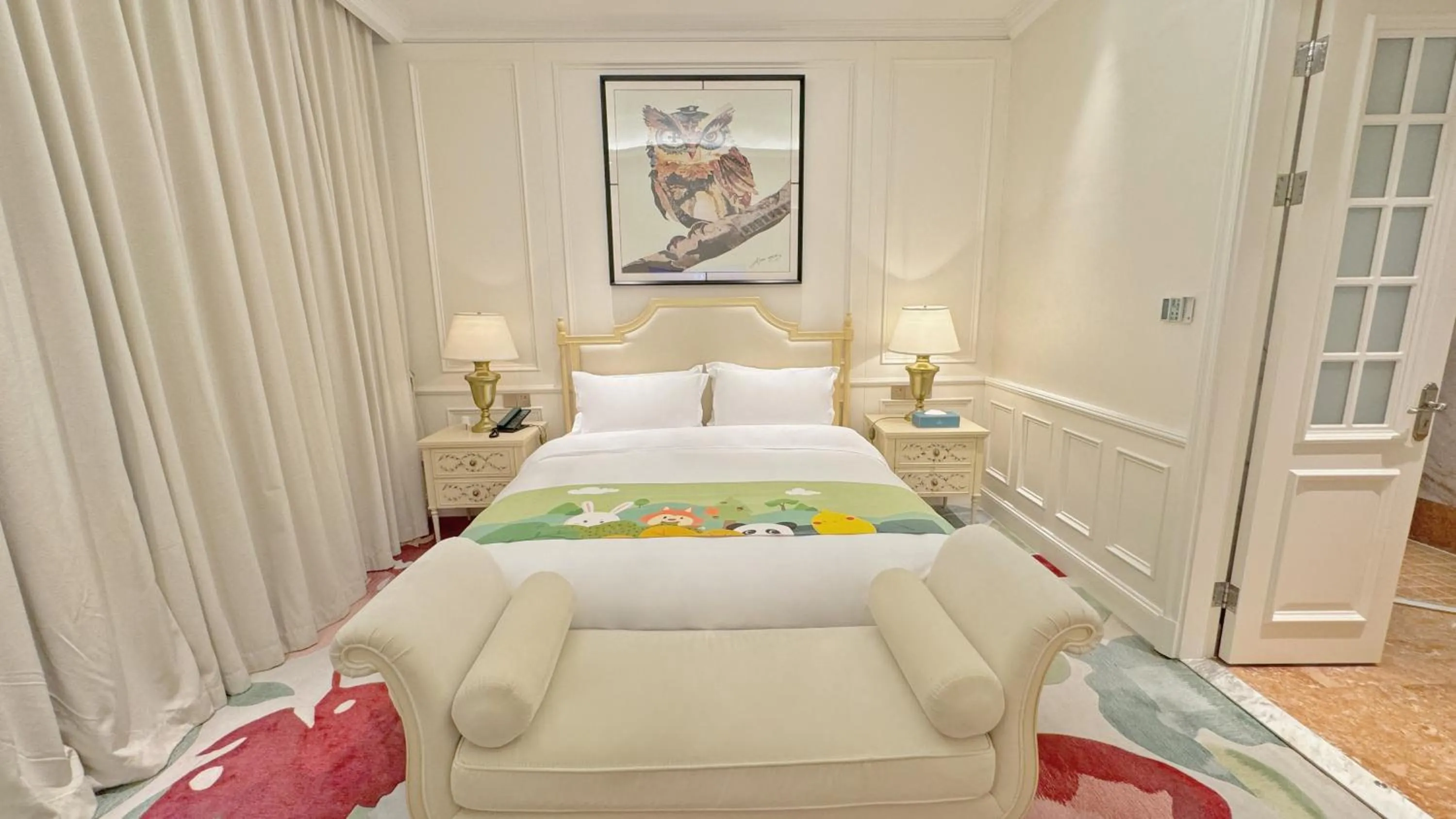 Photo of the whole room, Bed in NARADA Resort Shanghai Hotel Disney Store