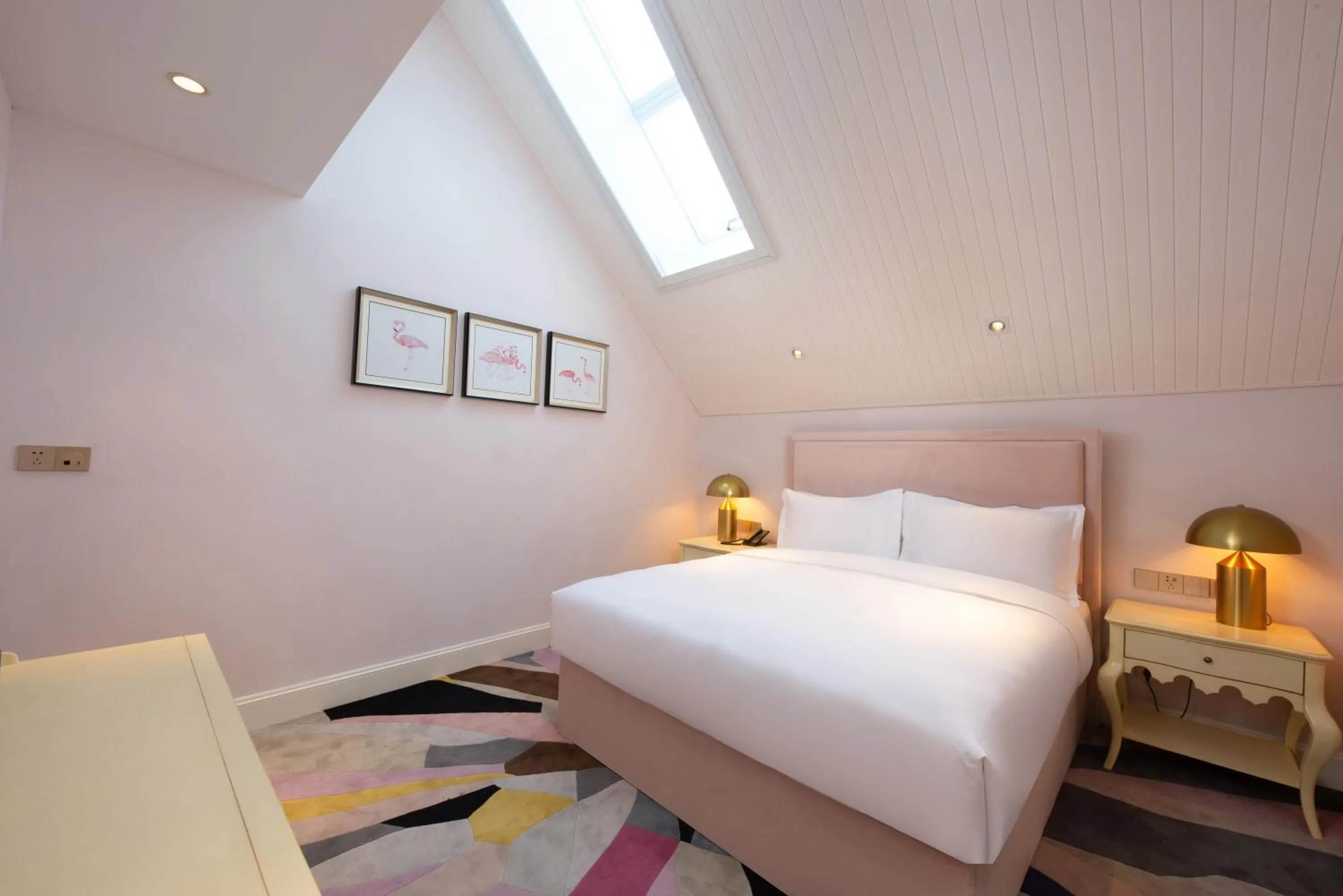 Photo of the whole room, Bed in NARADA Resort Shanghai Hotel Disney Store