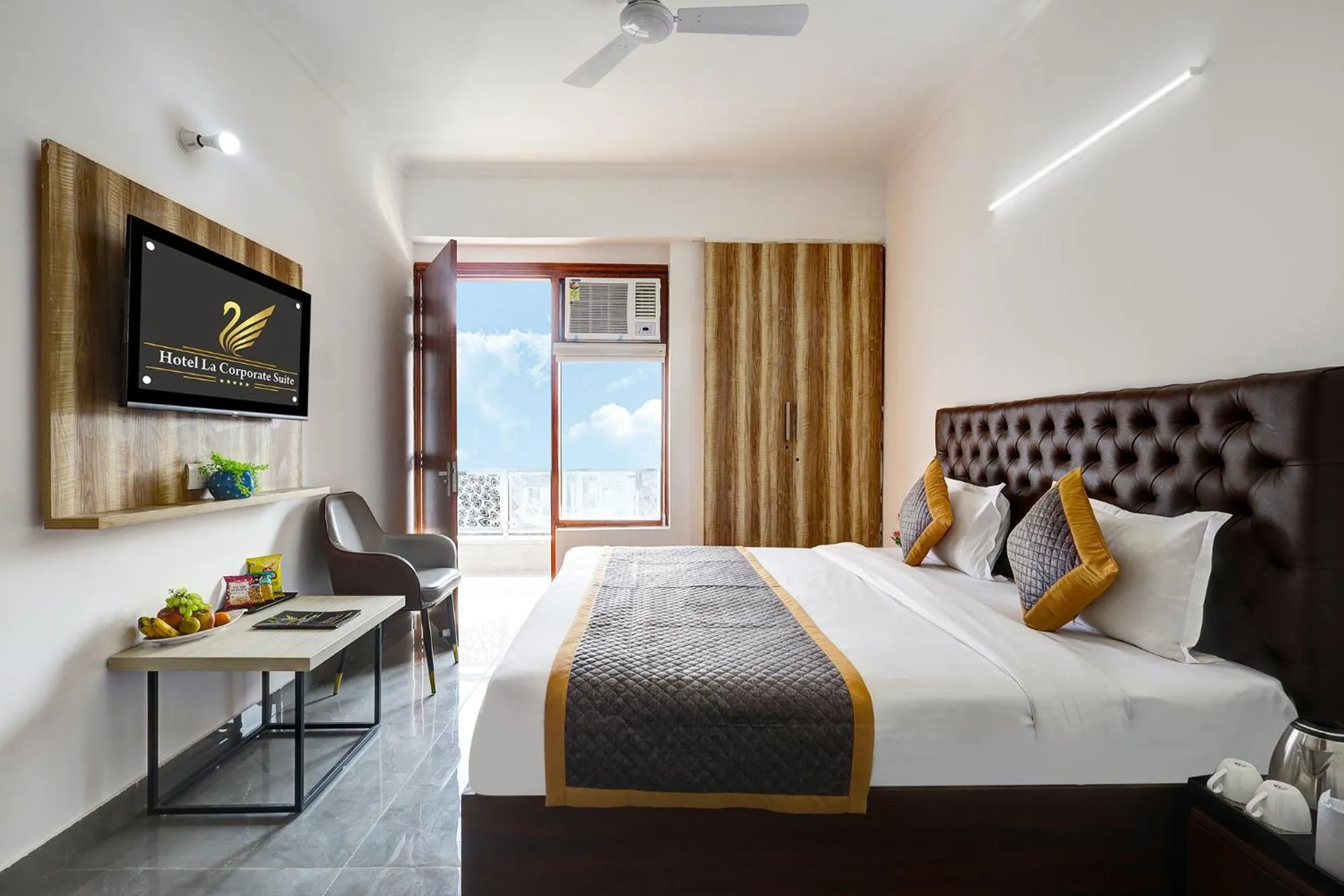 Bed in FabHotel La Corporate Suite