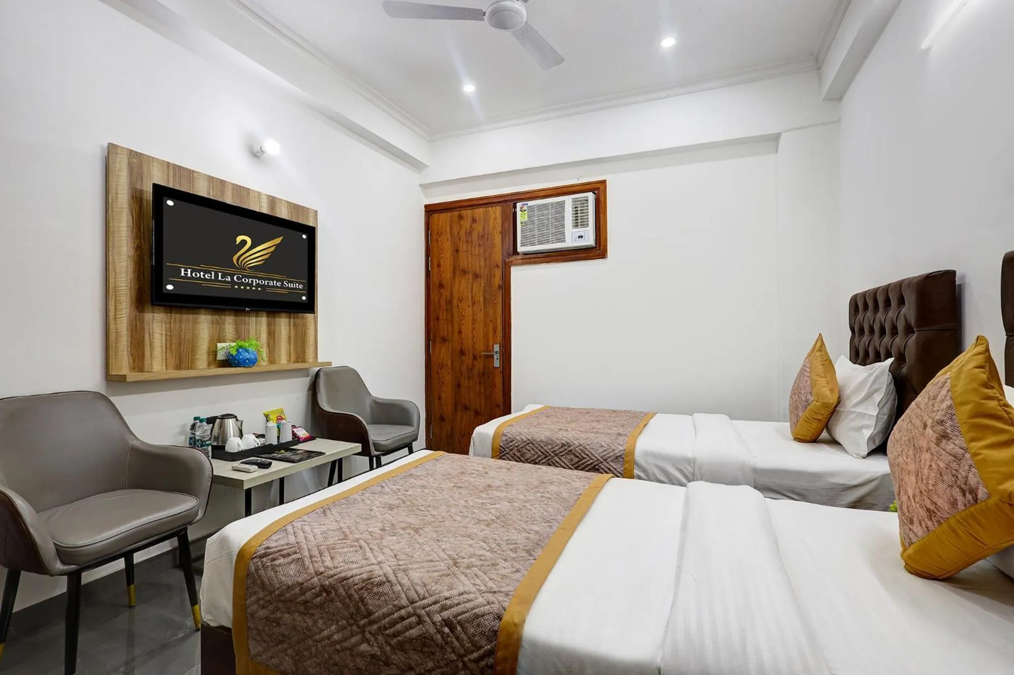 Bed in FabHotel La Corporate Suite