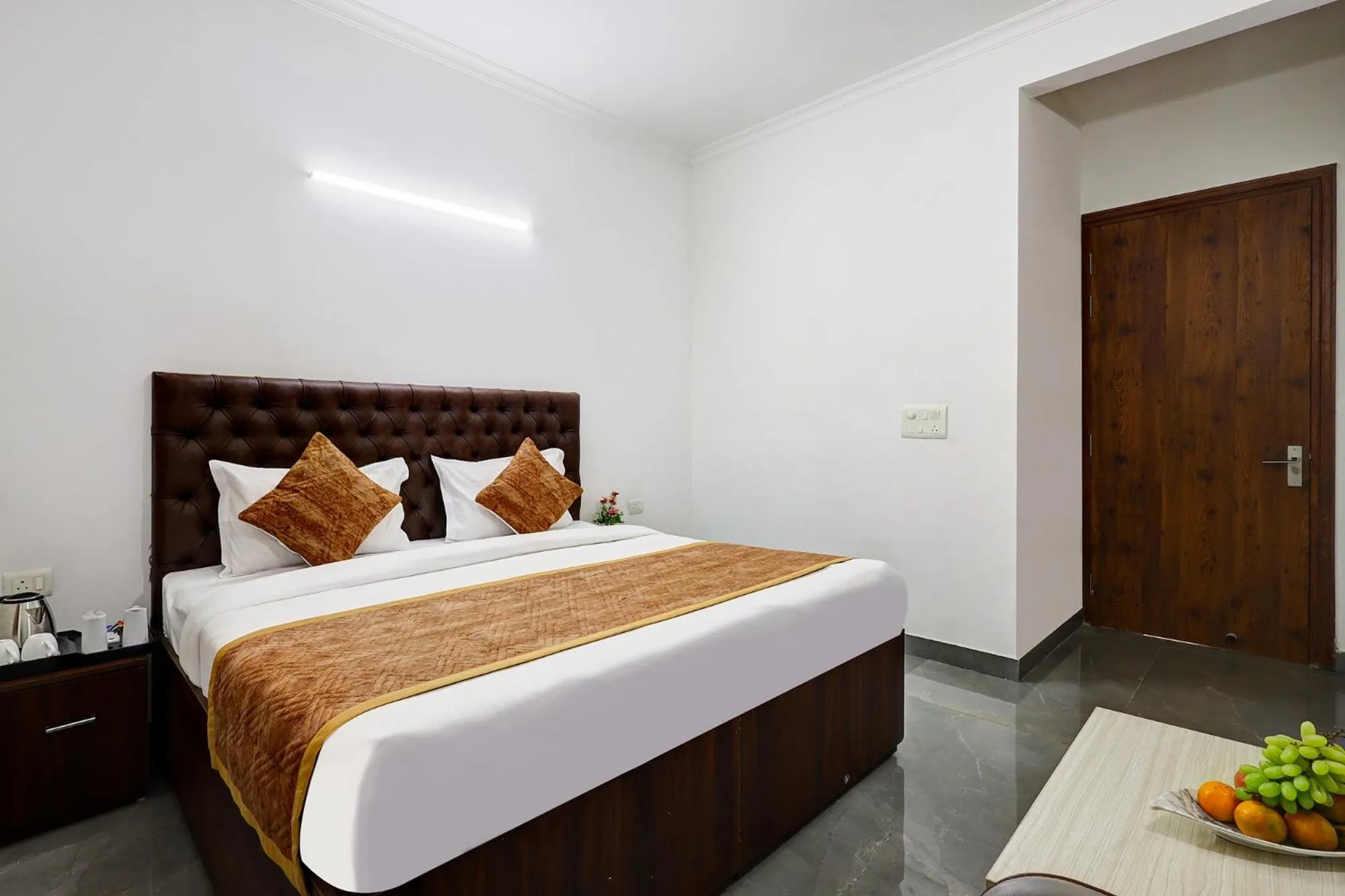 Bed in FabHotel La Corporate Suite