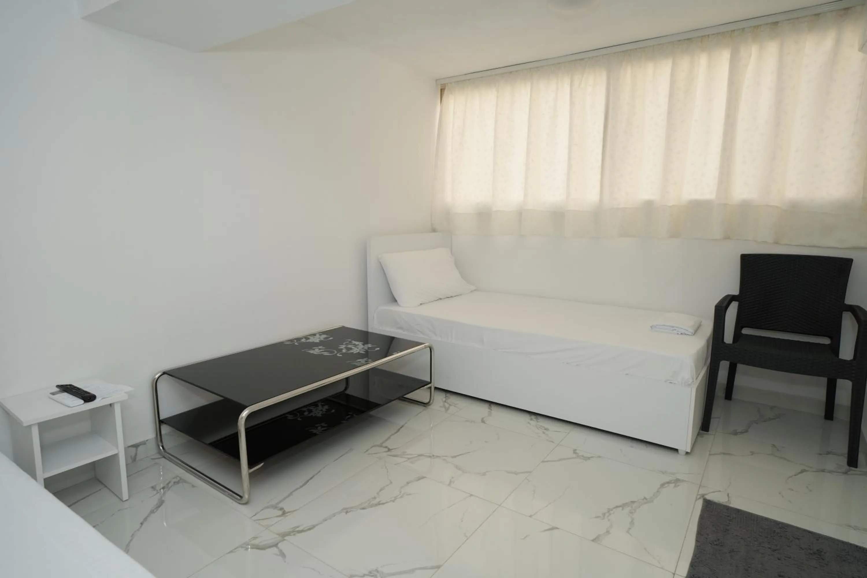 Bedroom, Bed in Enles Hotel