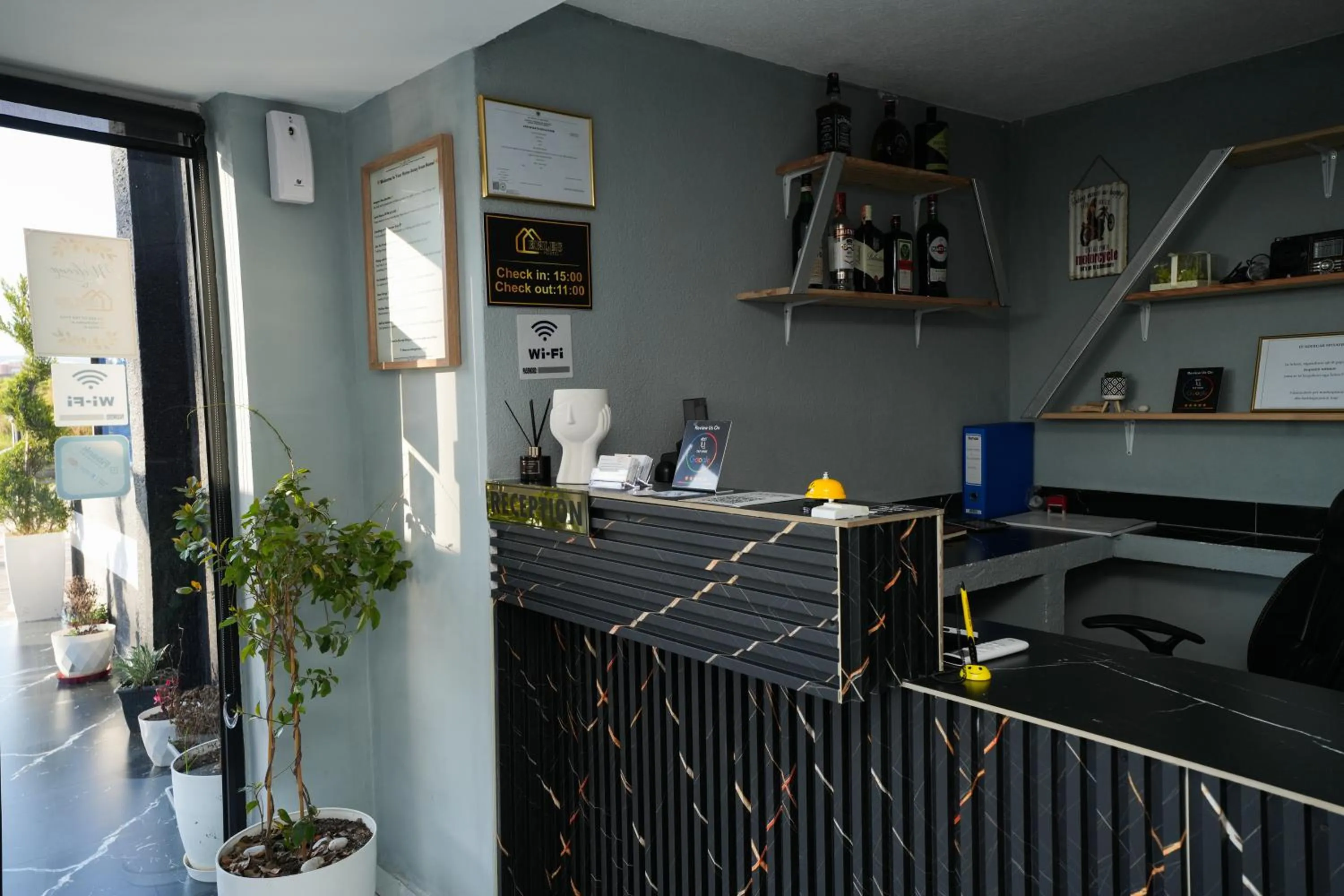 Lobby or reception in Enles Hotel