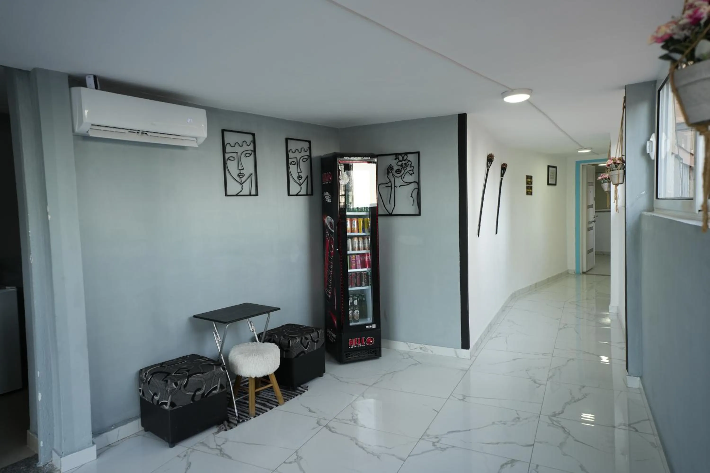 Lobby or reception in Enles Hotel