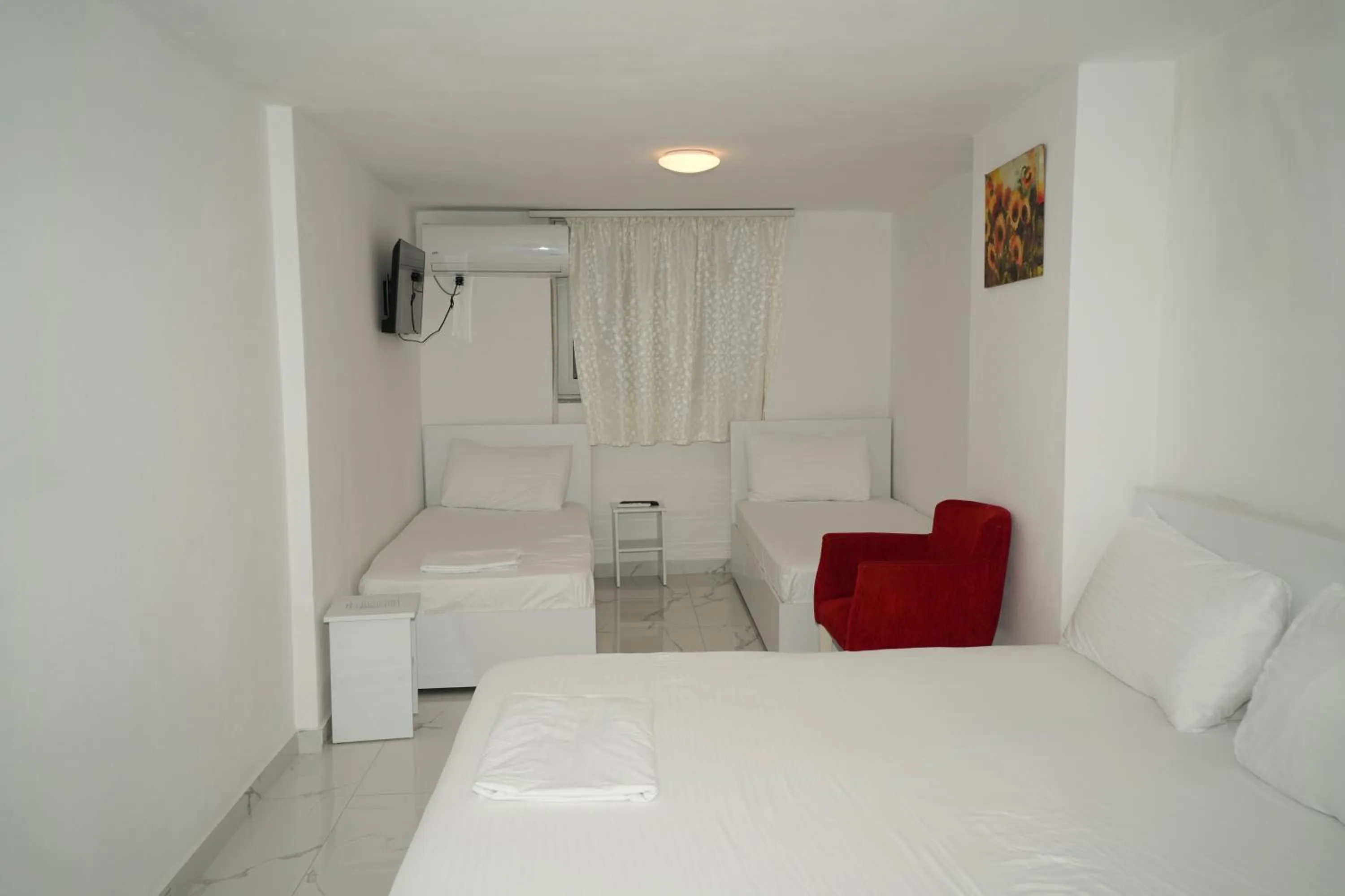 Bedroom, Bed in Enles Hotel