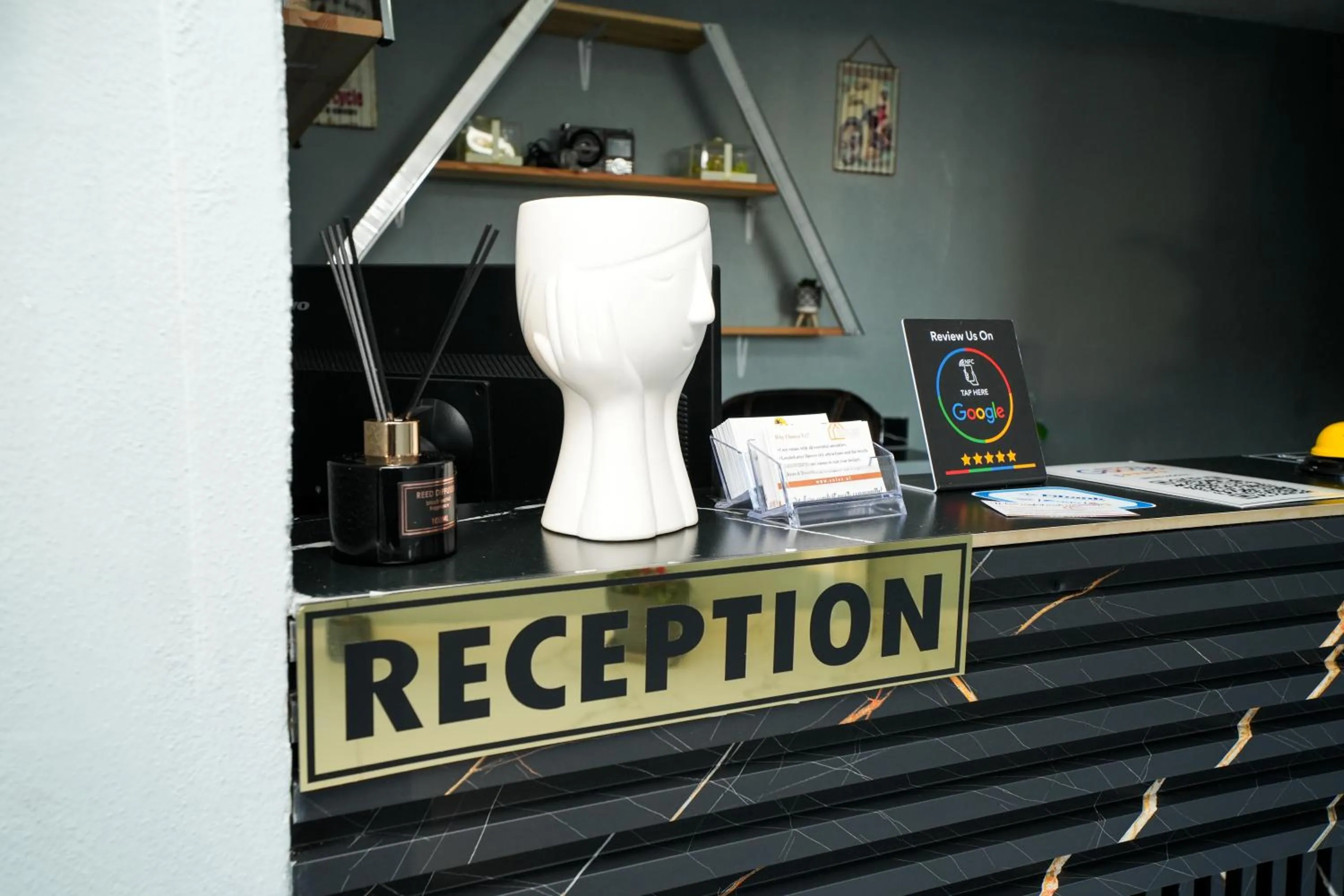 Lobby or reception in Enles Hotel