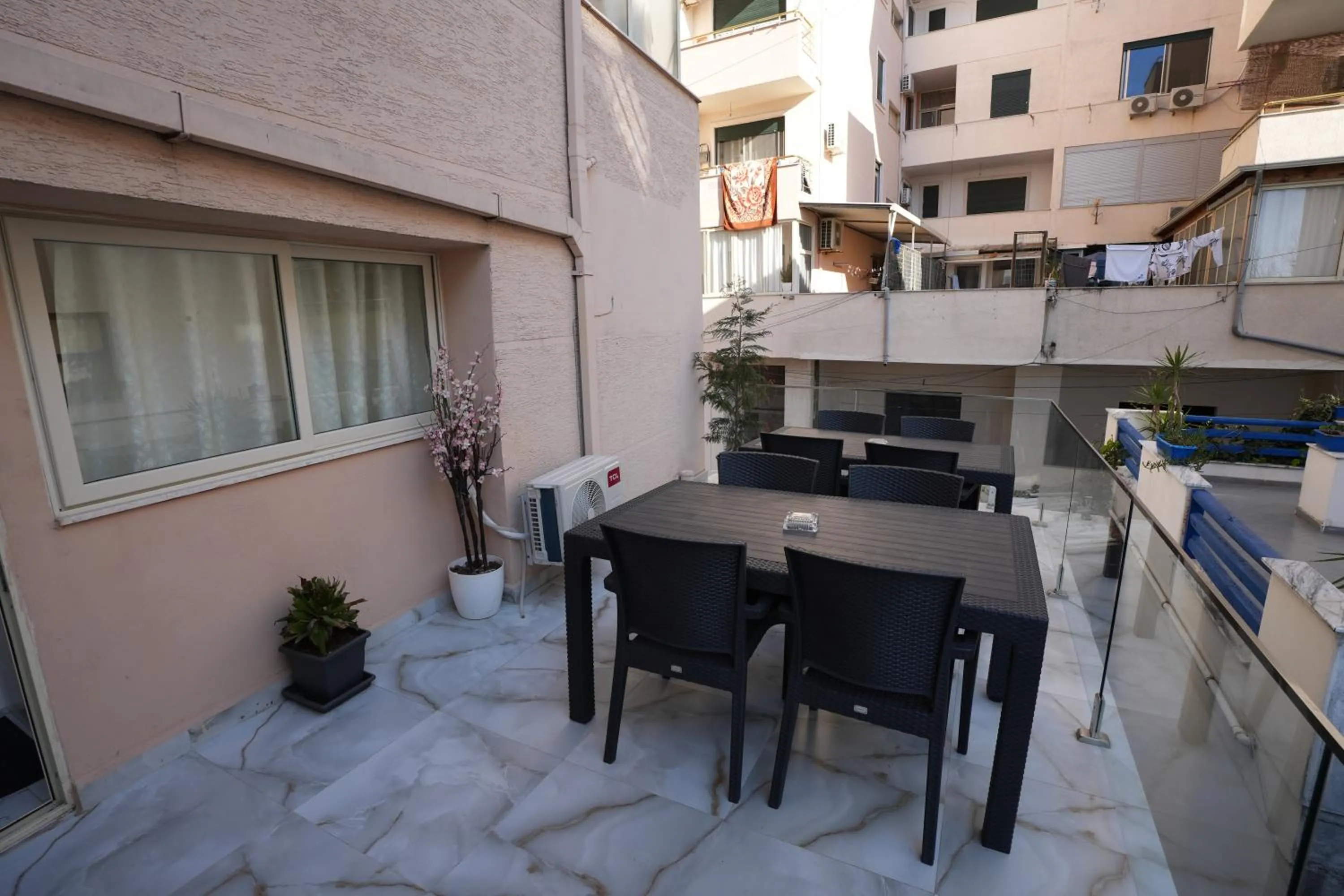 Balcony/Terrace in Enles Hotel