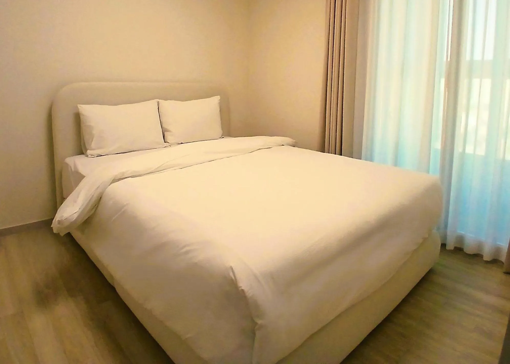 Bed in The November Stay Guri Station