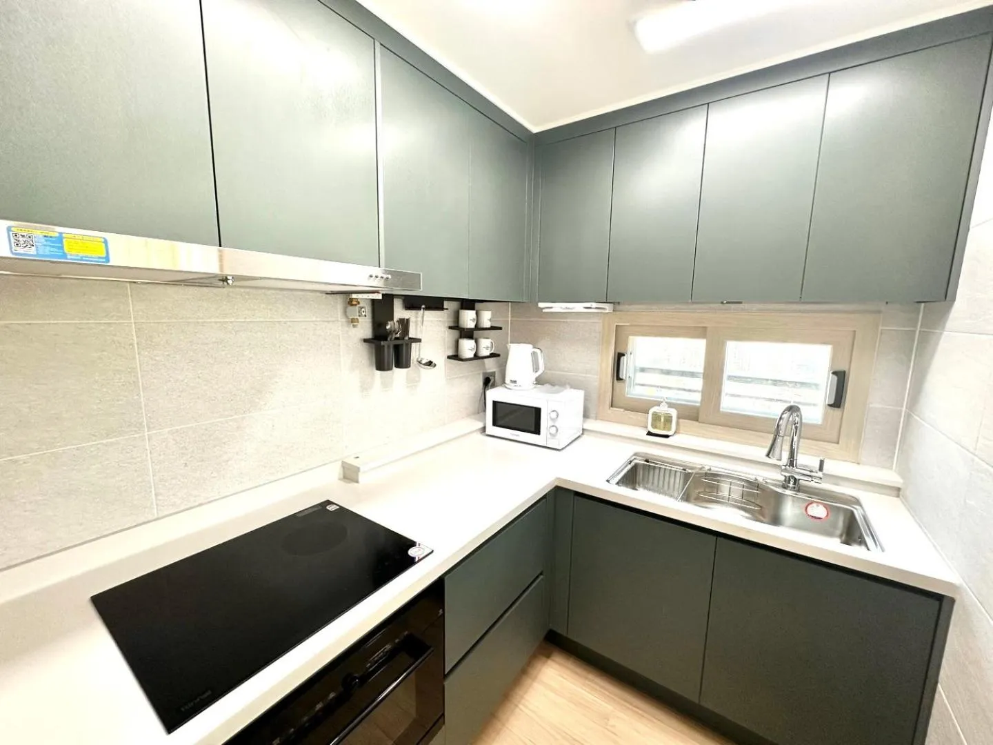 Kitchen or kitchenette in The November Stay Guri Station