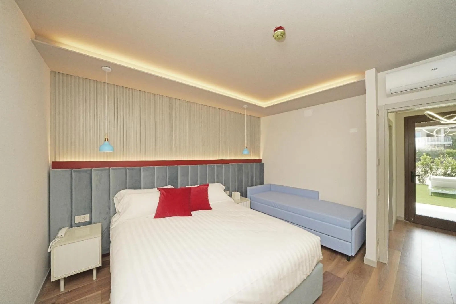Bedroom, Bed in Hotel Unico by Dori