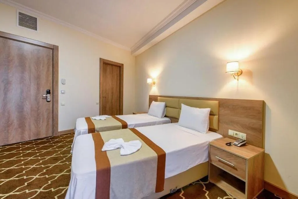 Photo of the whole room, Bed in Gallery inn