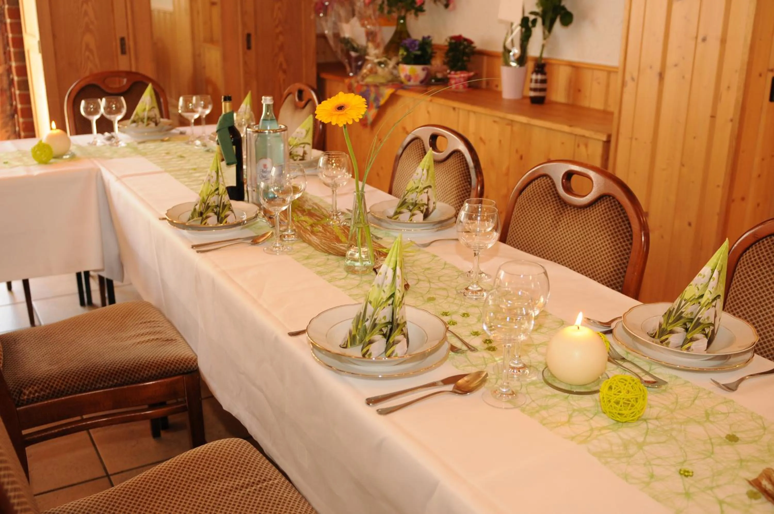 Restaurant/places to eat in Alter Dorfkrug Am Kanal