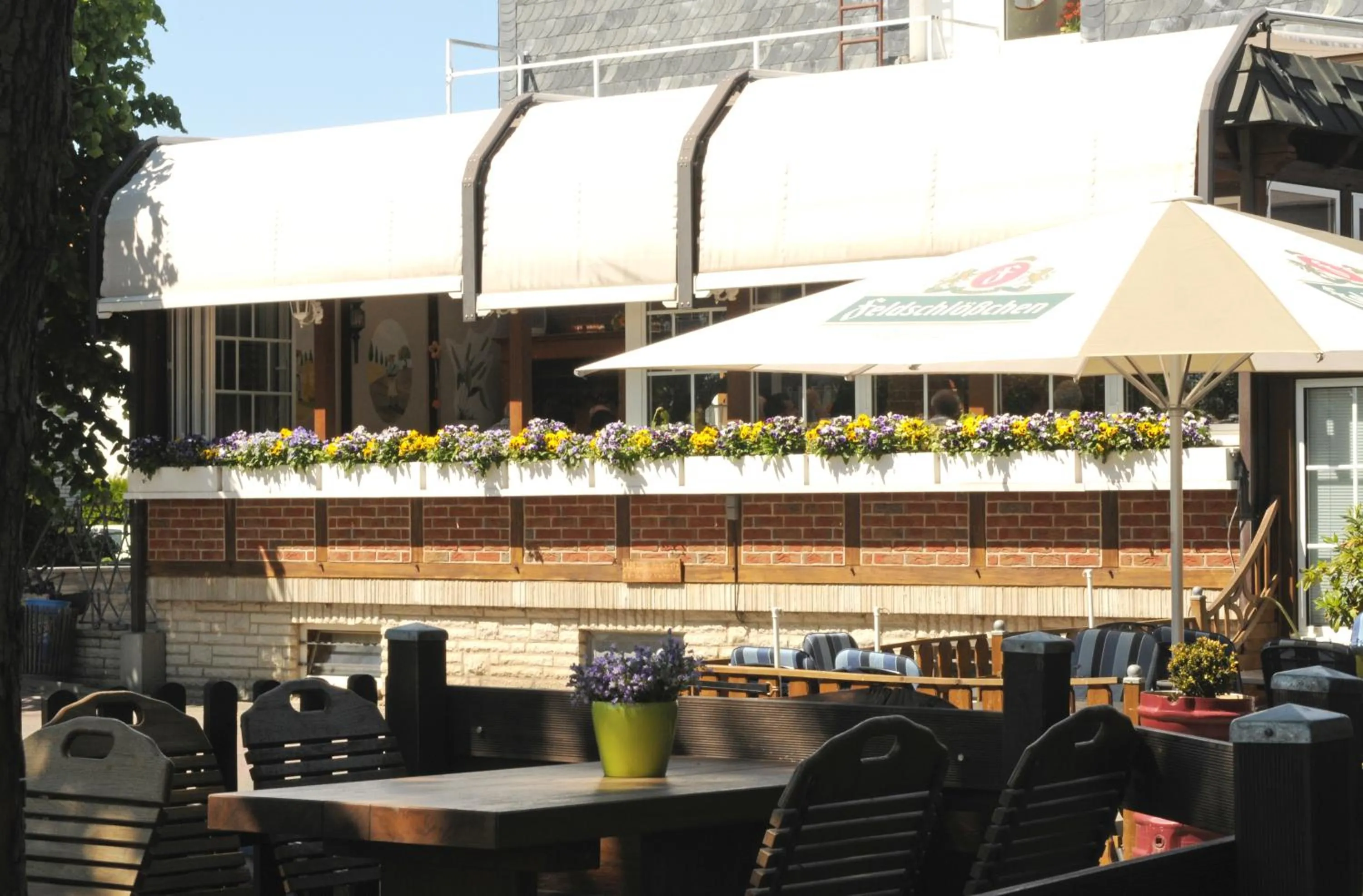 Facade/entrance in Alter Dorfkrug Am Kanal