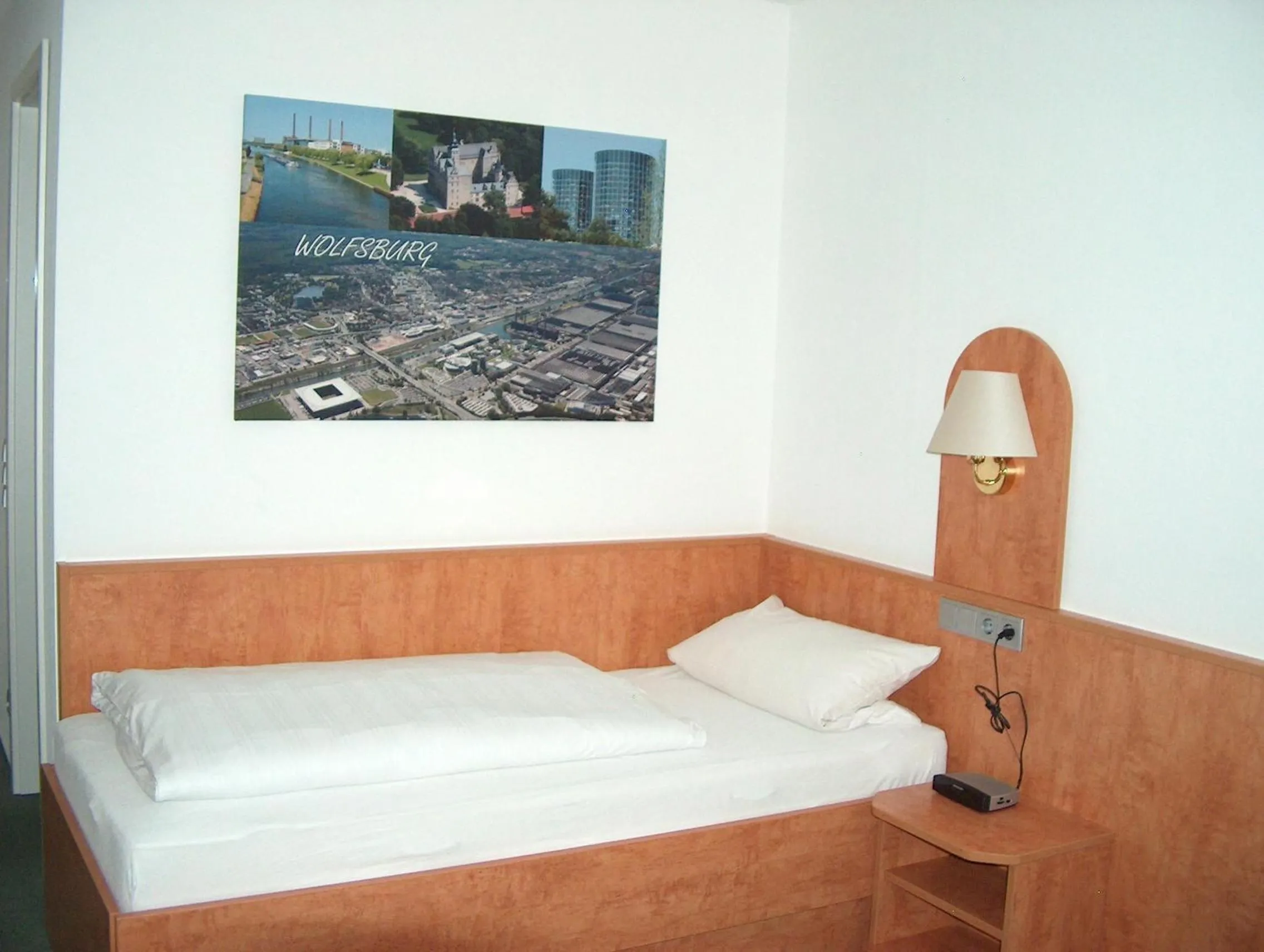 Bedroom, Bed in Alter Dorfkrug Am Kanal