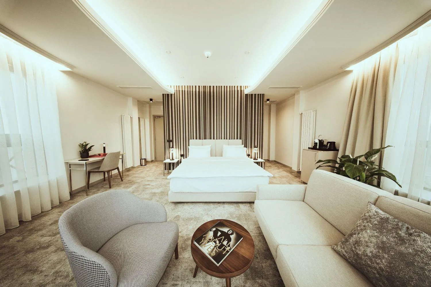 Photo of the whole room, Bed in Botanica Residence