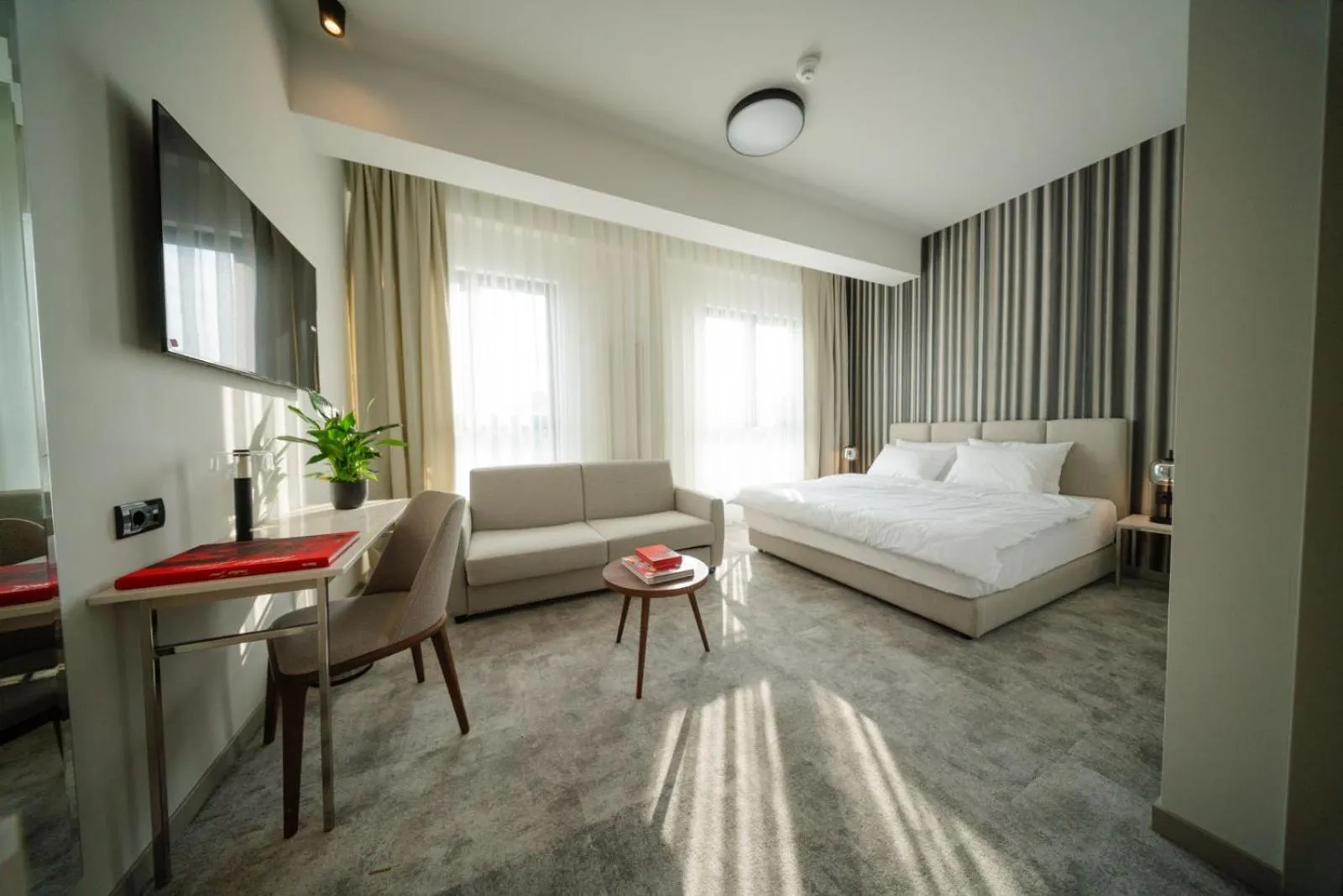 Photo of the whole room, Bed in Botanica Residence