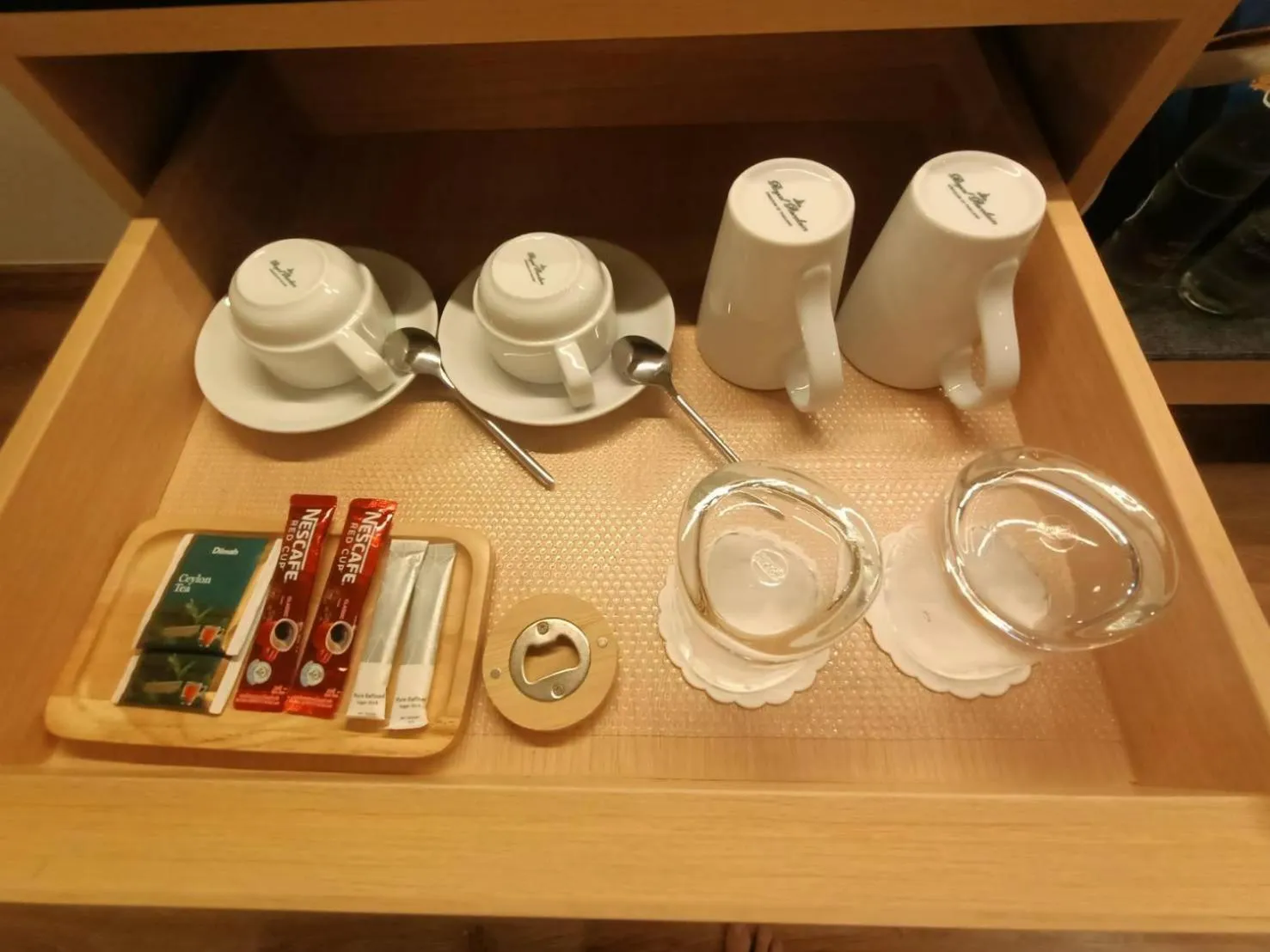 Coffee/tea facilities in March Hotel & Suite Riverside