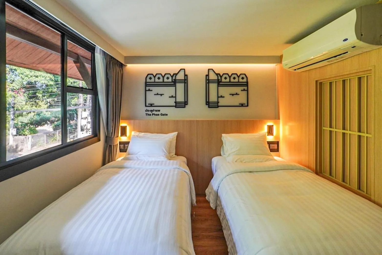 Photo of the whole room, Bed in March Hotel & Suite Riverside