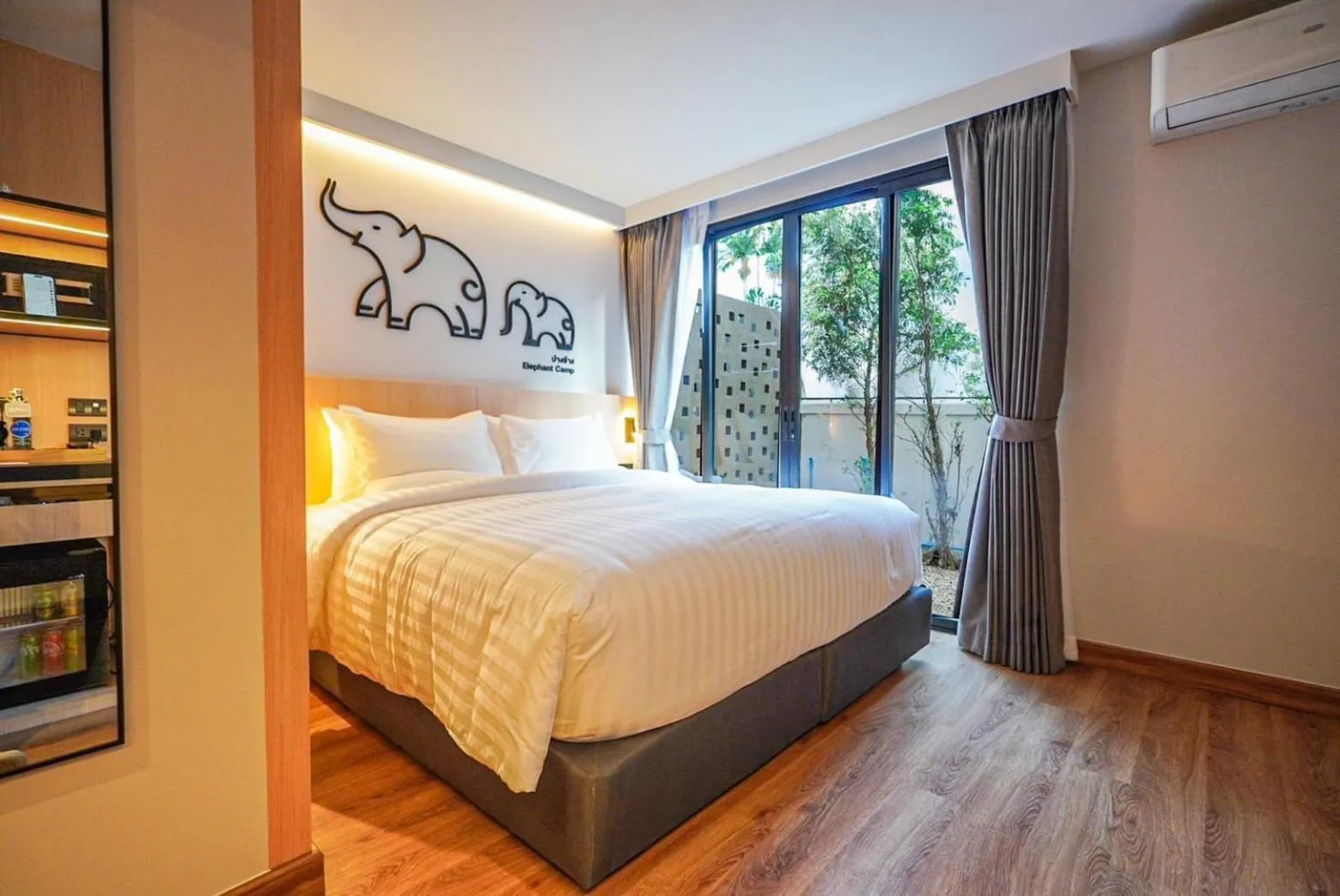 Bedroom, Bed in March Hotel & Suite Riverside