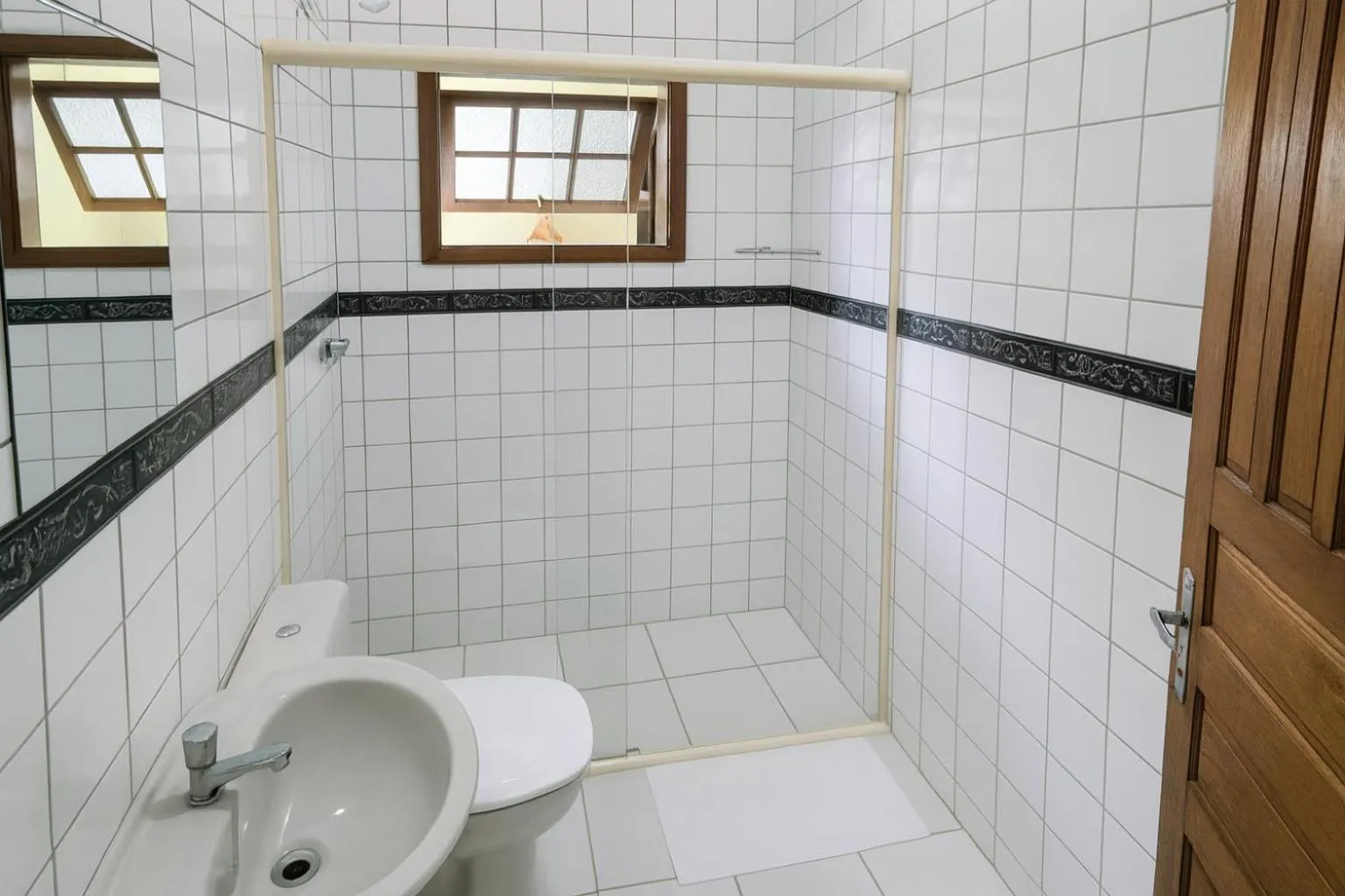 Shower in POUSO DE ICARO - POUSADA NO CENTRO de PARATY