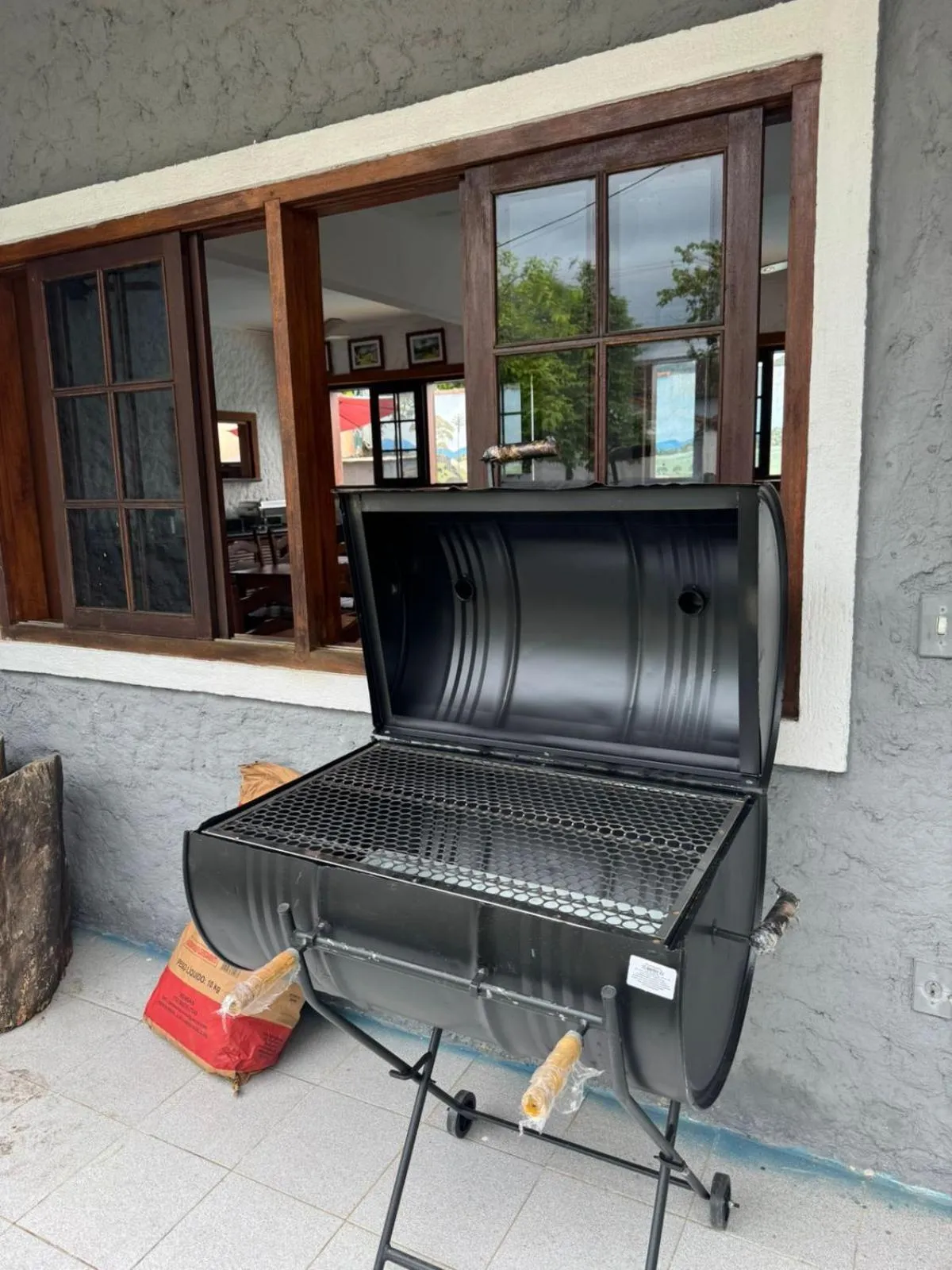 BBQ facilities in POUSO DE ICARO - POUSADA NO CENTRO de PARATY