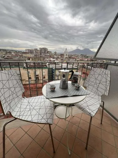 La finestra sul Vesuvio